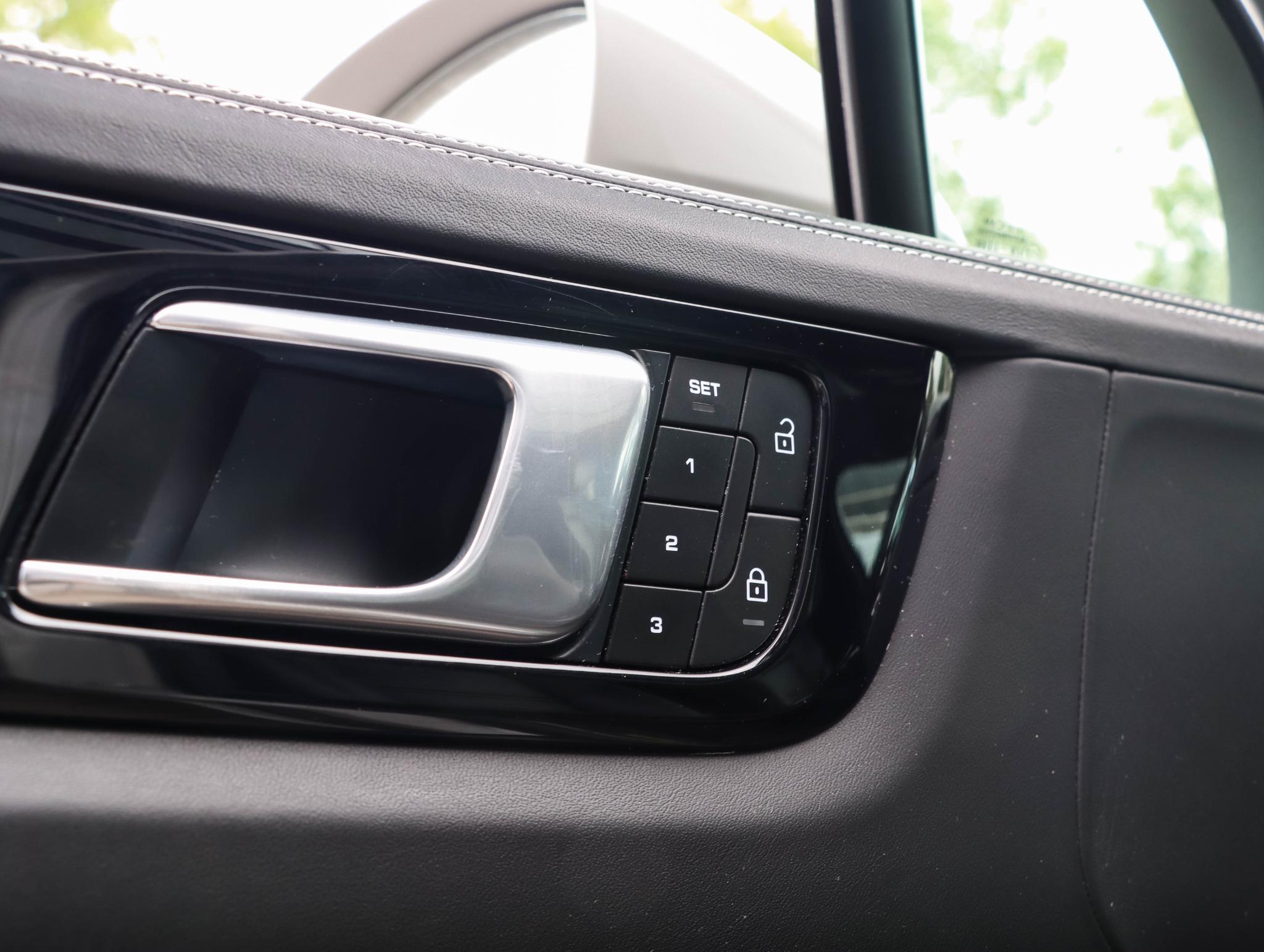 Foto van Porsche Cayenne E-hybrid
