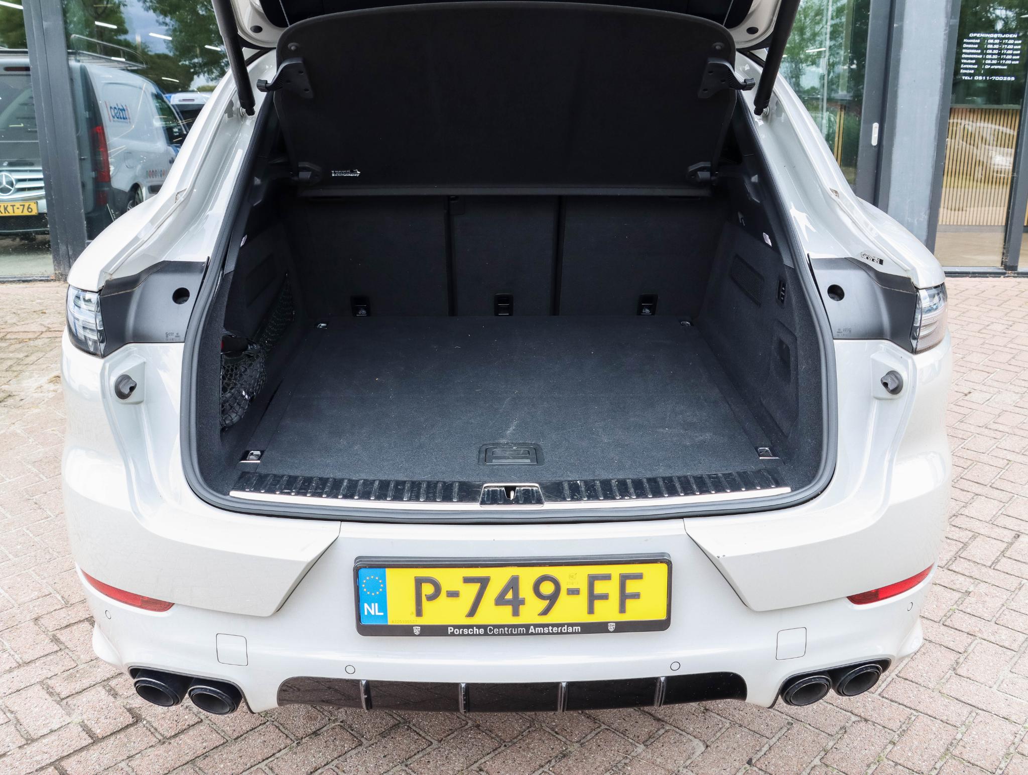 Foto van Porsche Cayenne E-hybrid