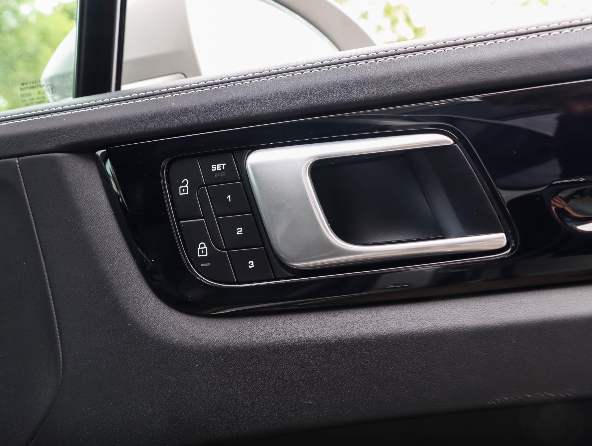 Foto van Porsche Cayenne E-hybrid