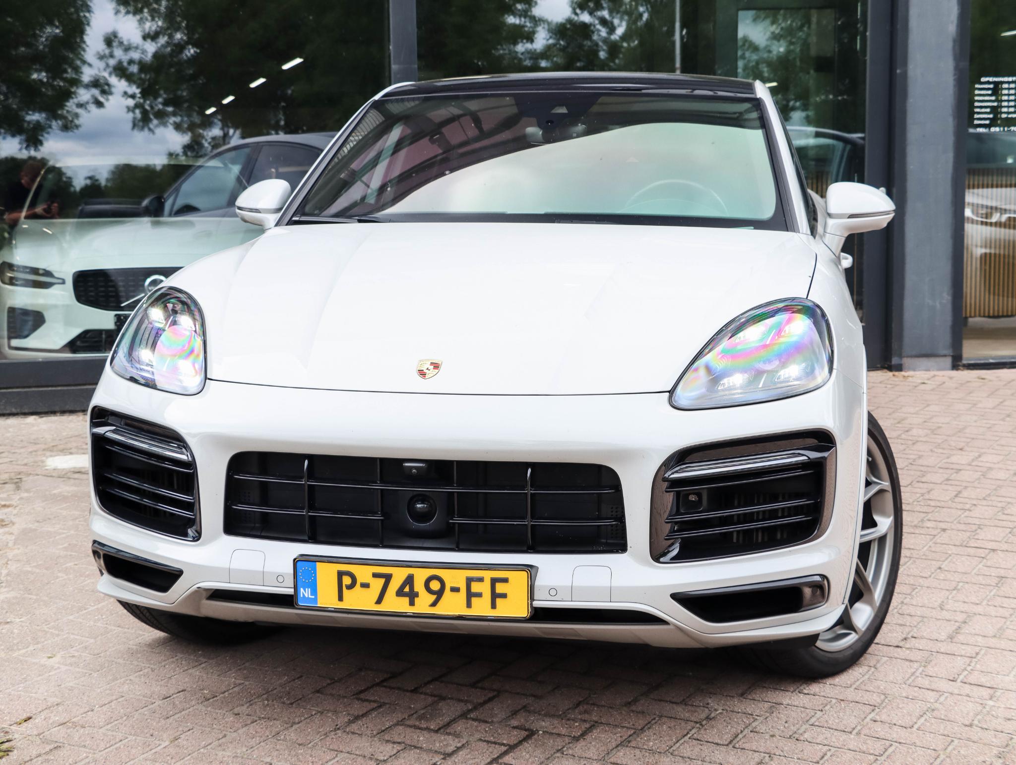 Foto van Porsche Cayenne E-hybrid