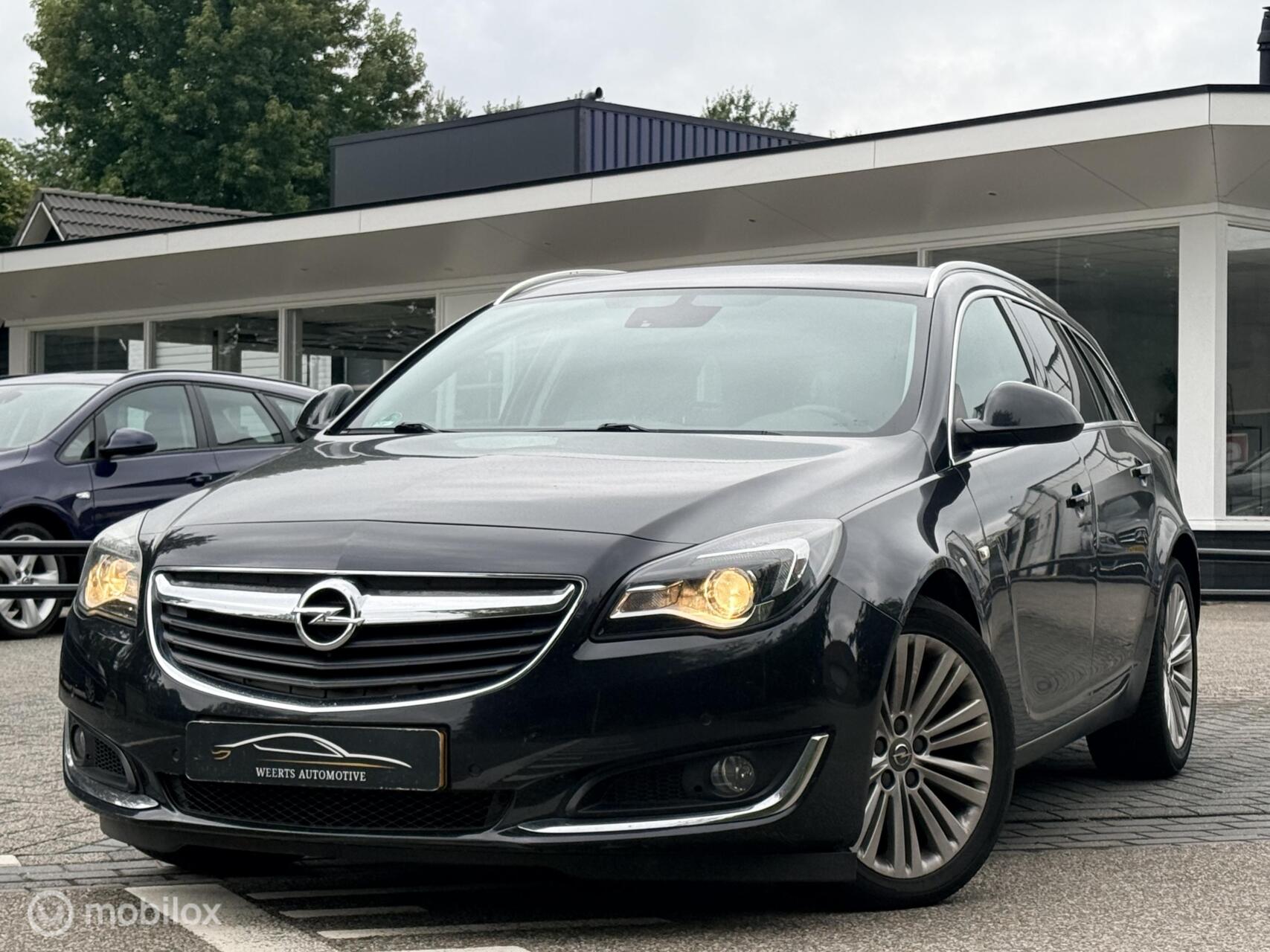Opel Insignia Sports Tourer SW 1.6 CDTI|NIEUWE KETTING|TREKHAAK 2016 - voorkant
