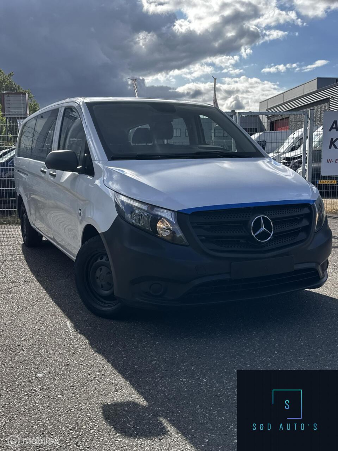Foto van Mercedes-Benz Vito Tourer