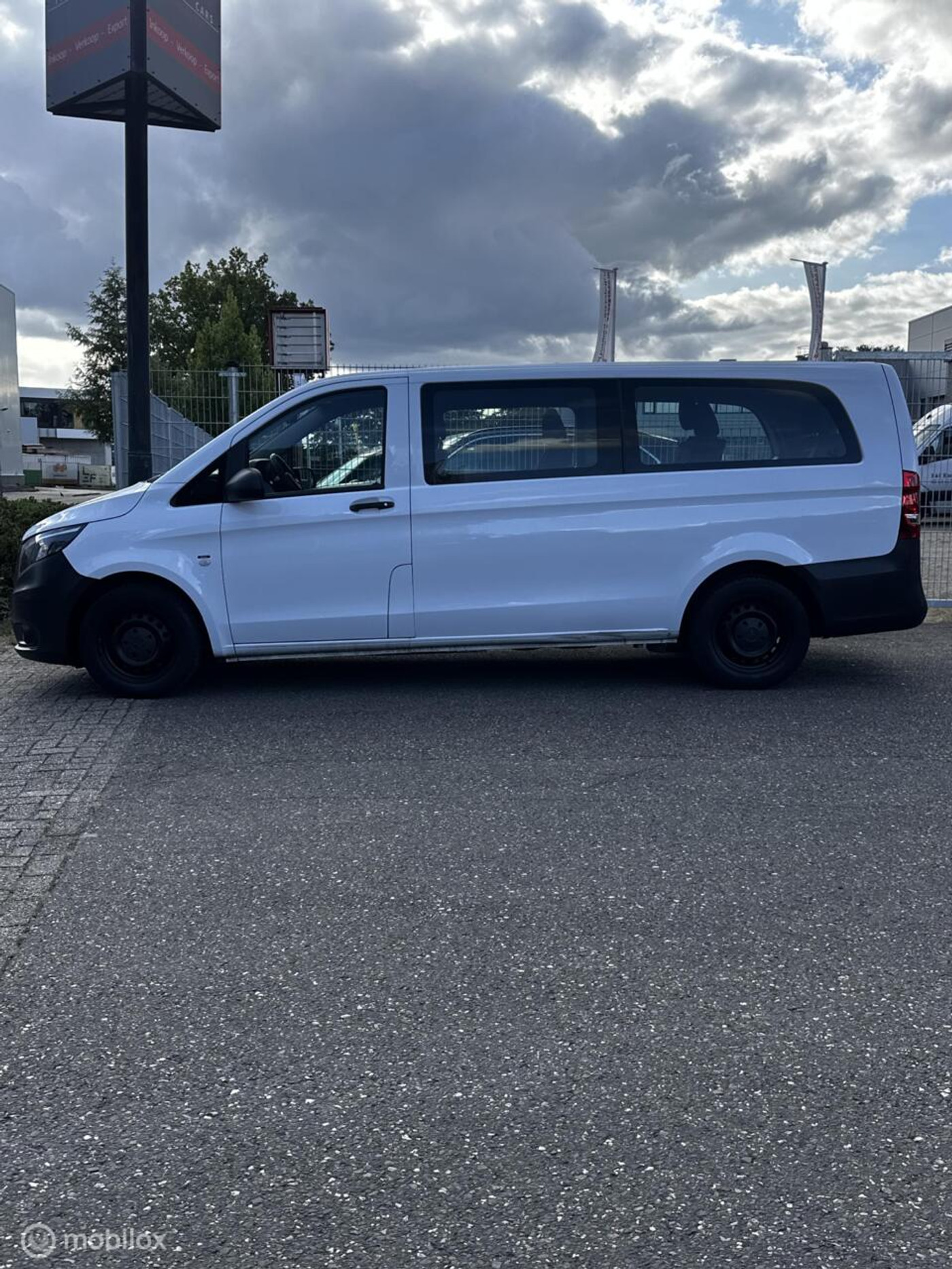 Foto van Mercedes-Benz Vito Tourer