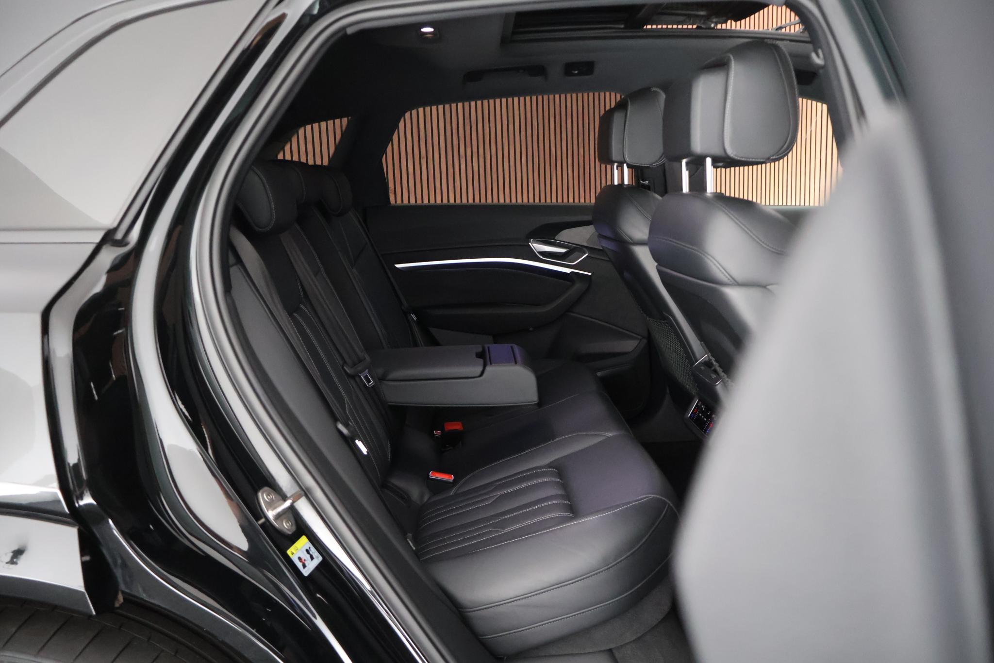 Foto van Audi E-tron S