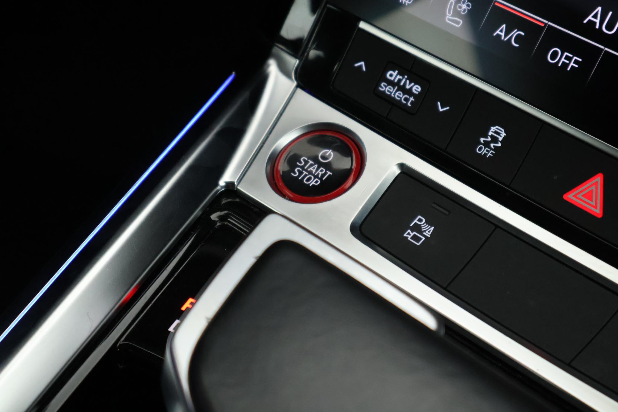 Foto van Audi E-tron S
