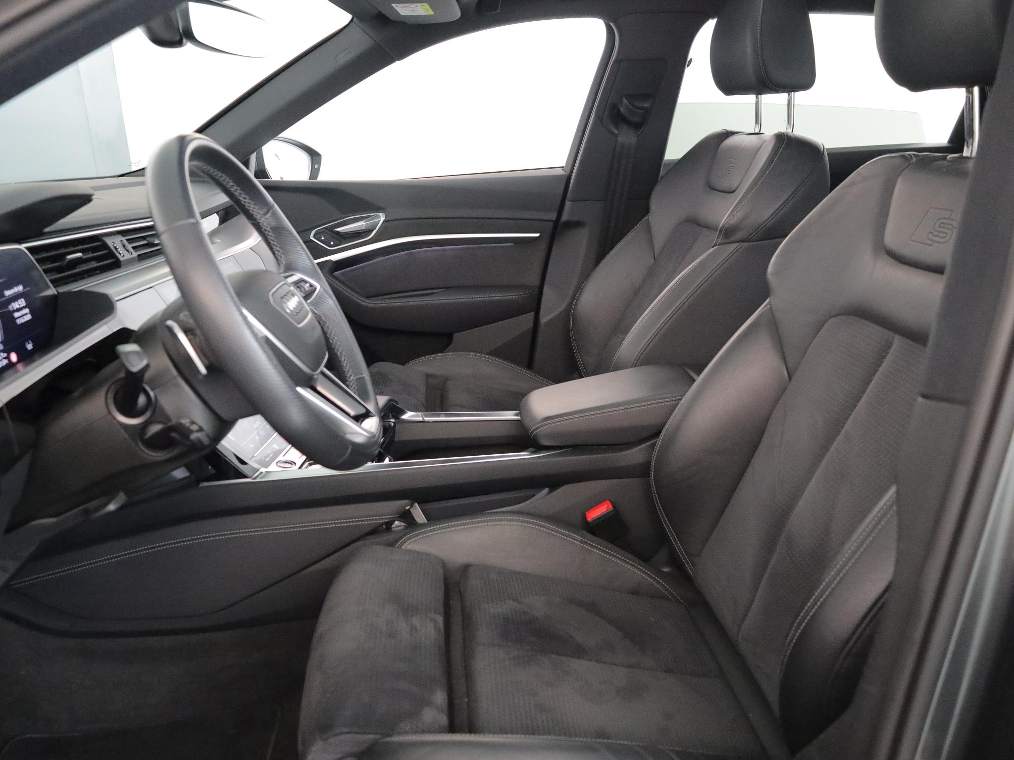 Foto van Audi E-tron 55
