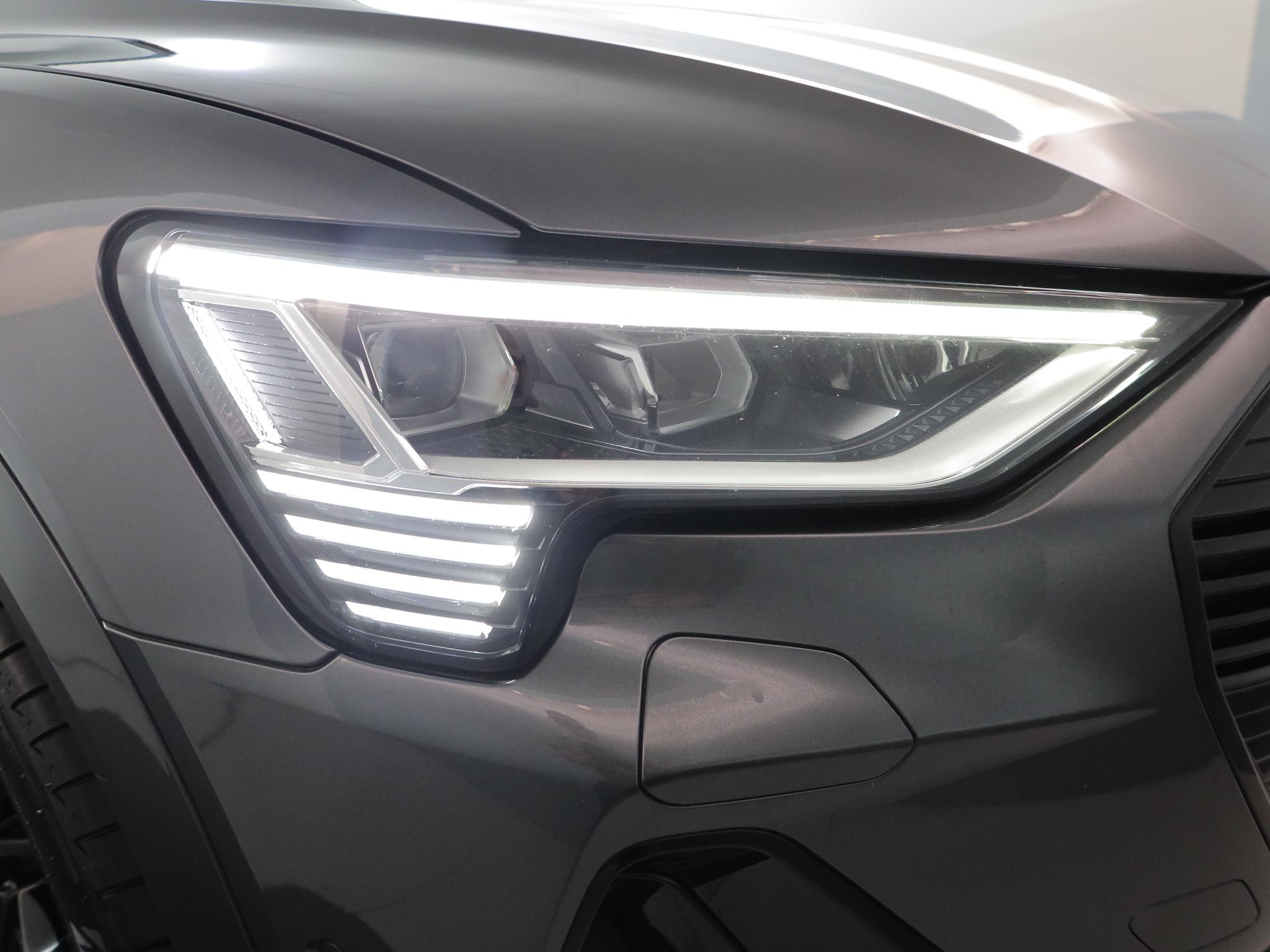 Foto van Audi E-tron 55