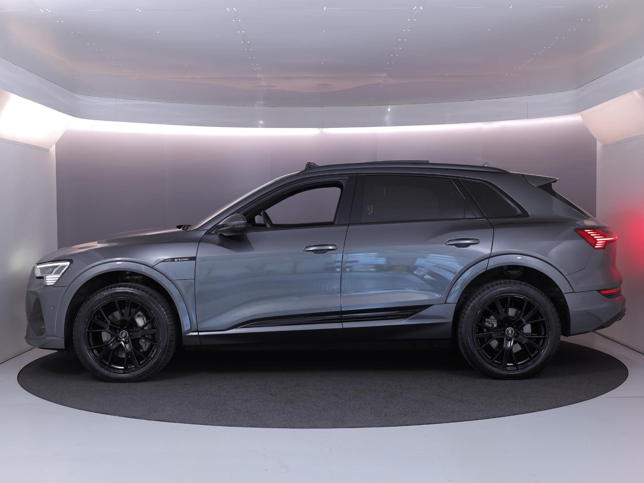 Foto van Audi E-tron 55