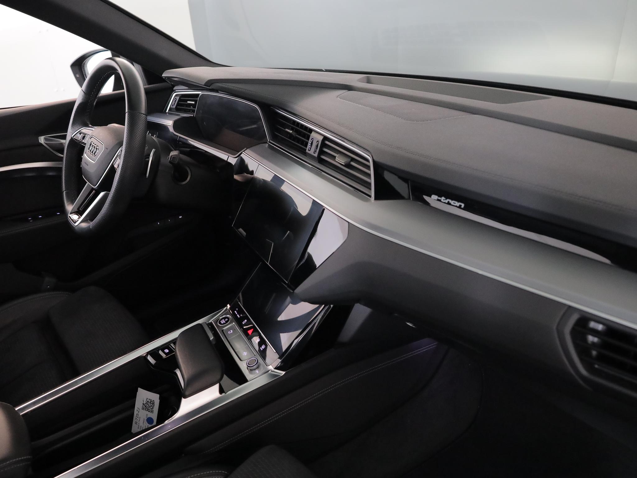 Foto van Audi E-tron 55