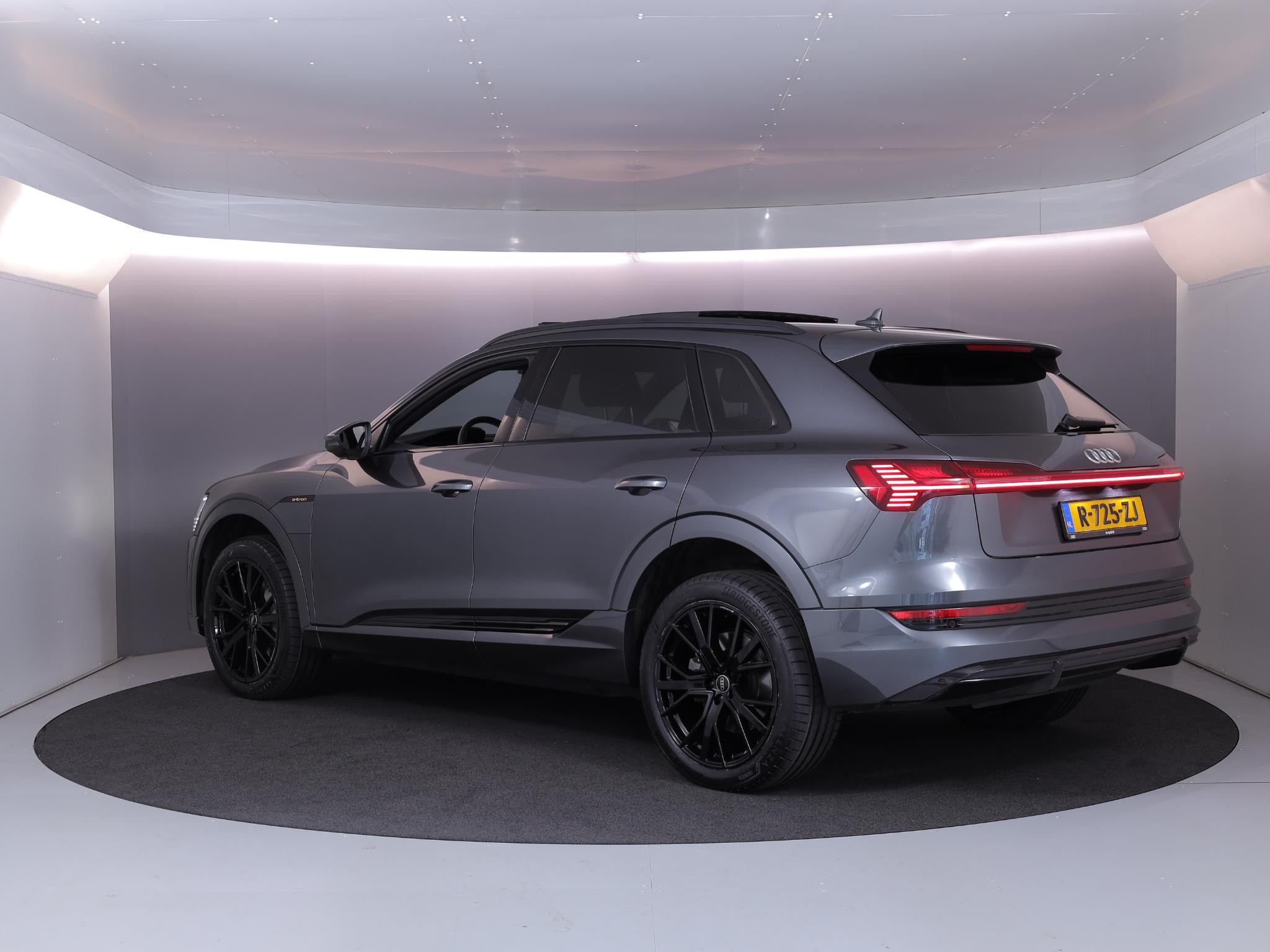 Foto van Audi E-tron 55