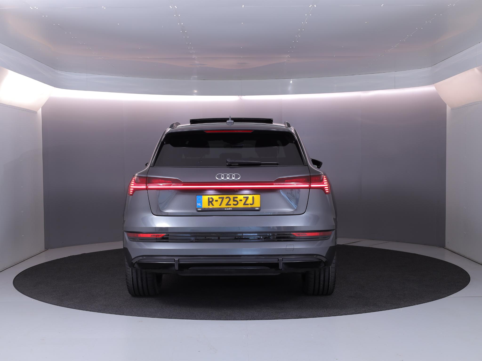 Foto van Audi E-tron 55