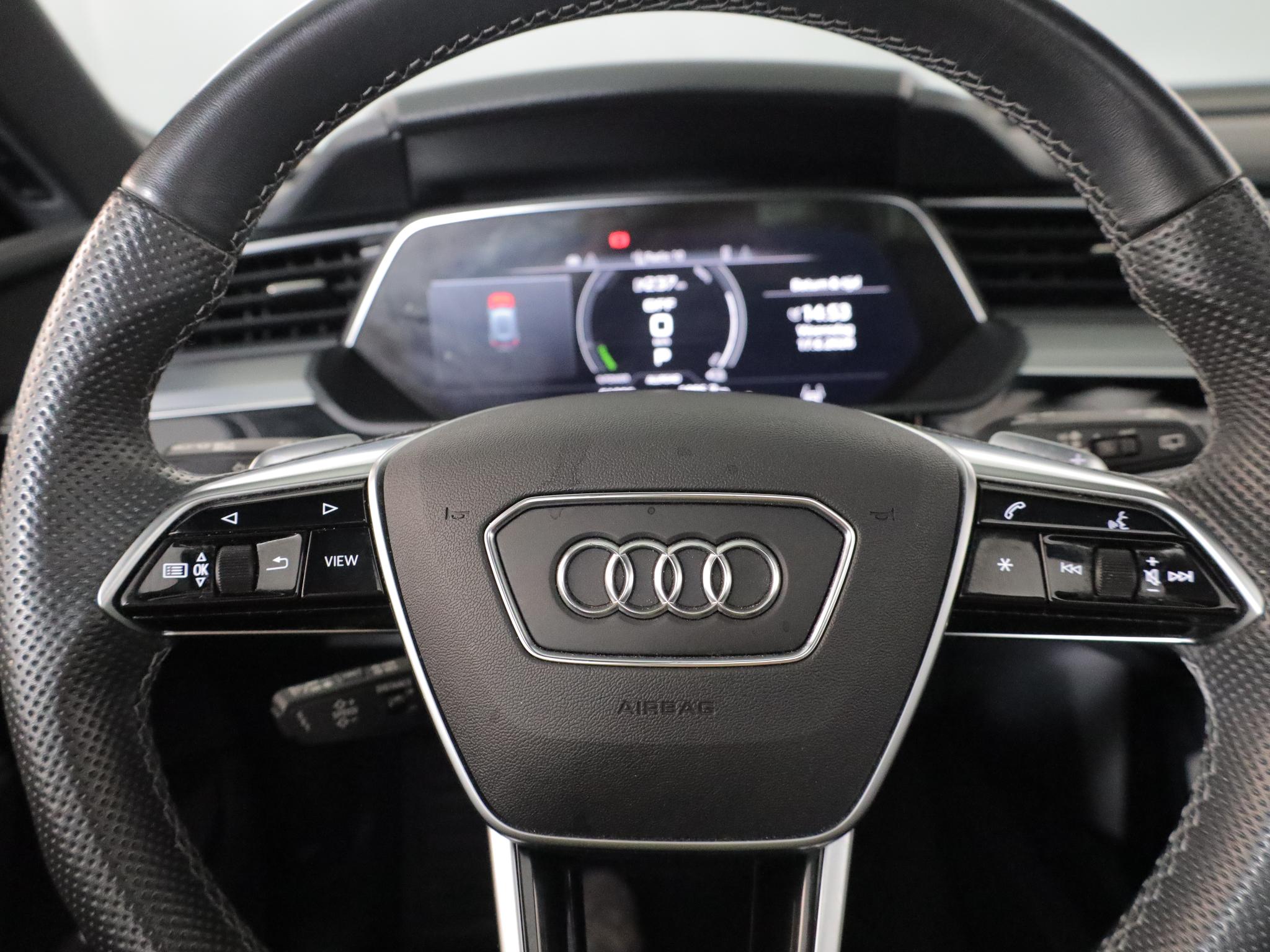 Foto van Audi E-tron 55