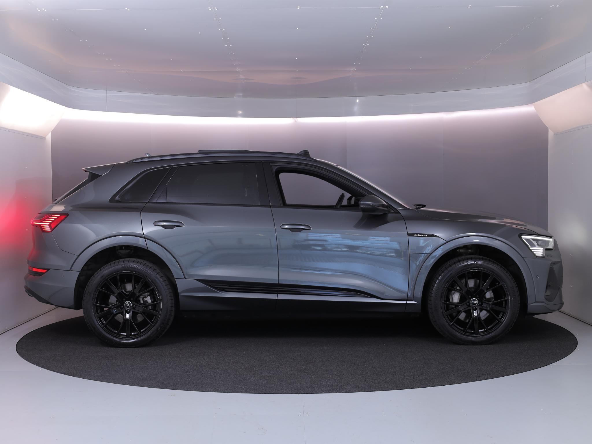 Foto van Audi E-tron 55