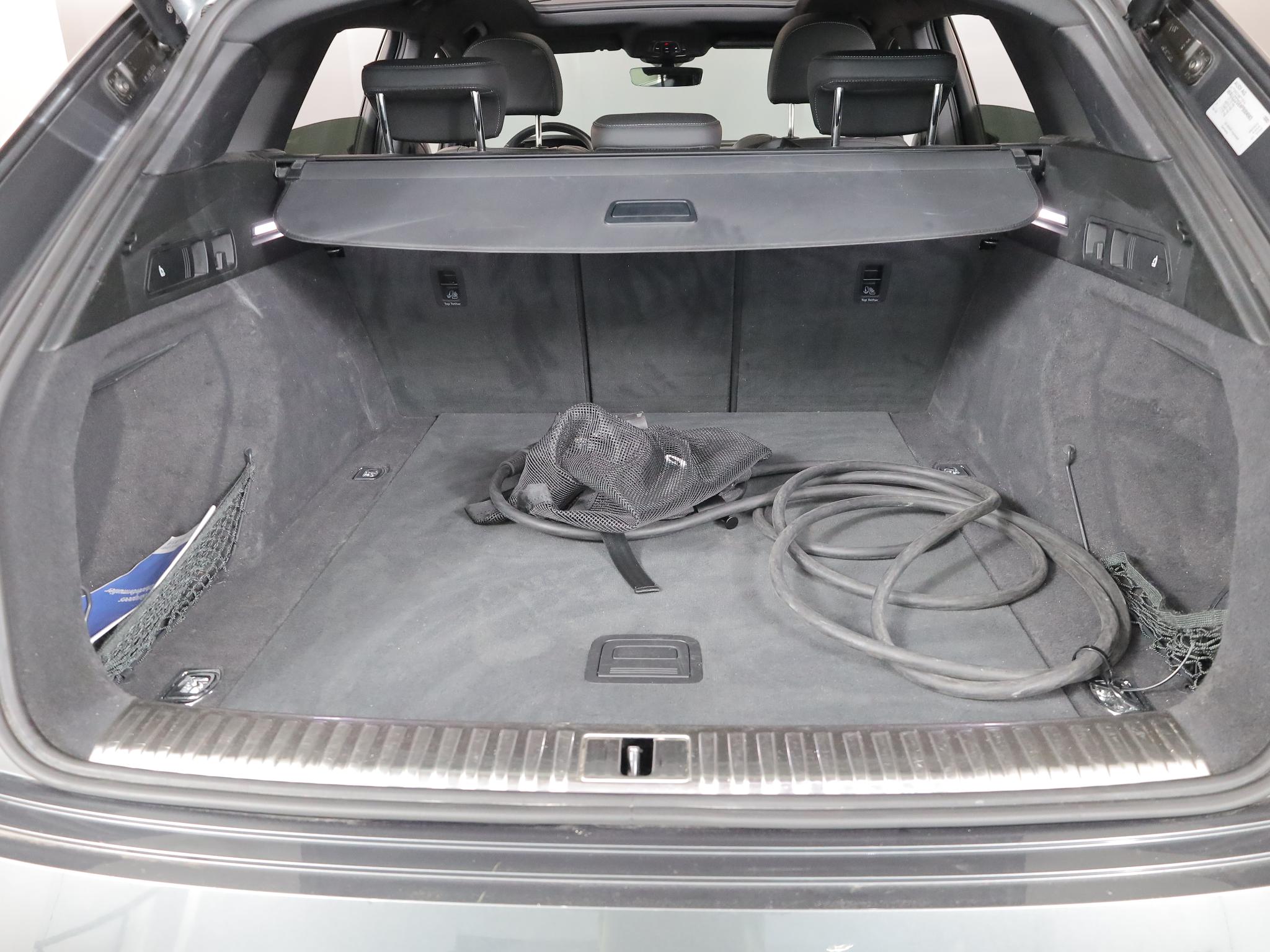 Foto van Audi E-tron 55