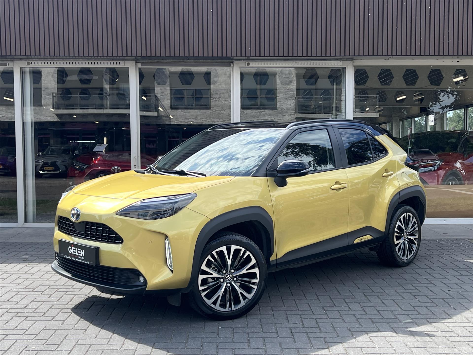 Toyota Toyota Yaris Cross 1.5 Hybrid Executive | Eerste eigenaar, Trekhaak, 18 inch, Dodehoekherkenning, Parkeersensoren, Stoelverwarming 2022 - voorkant