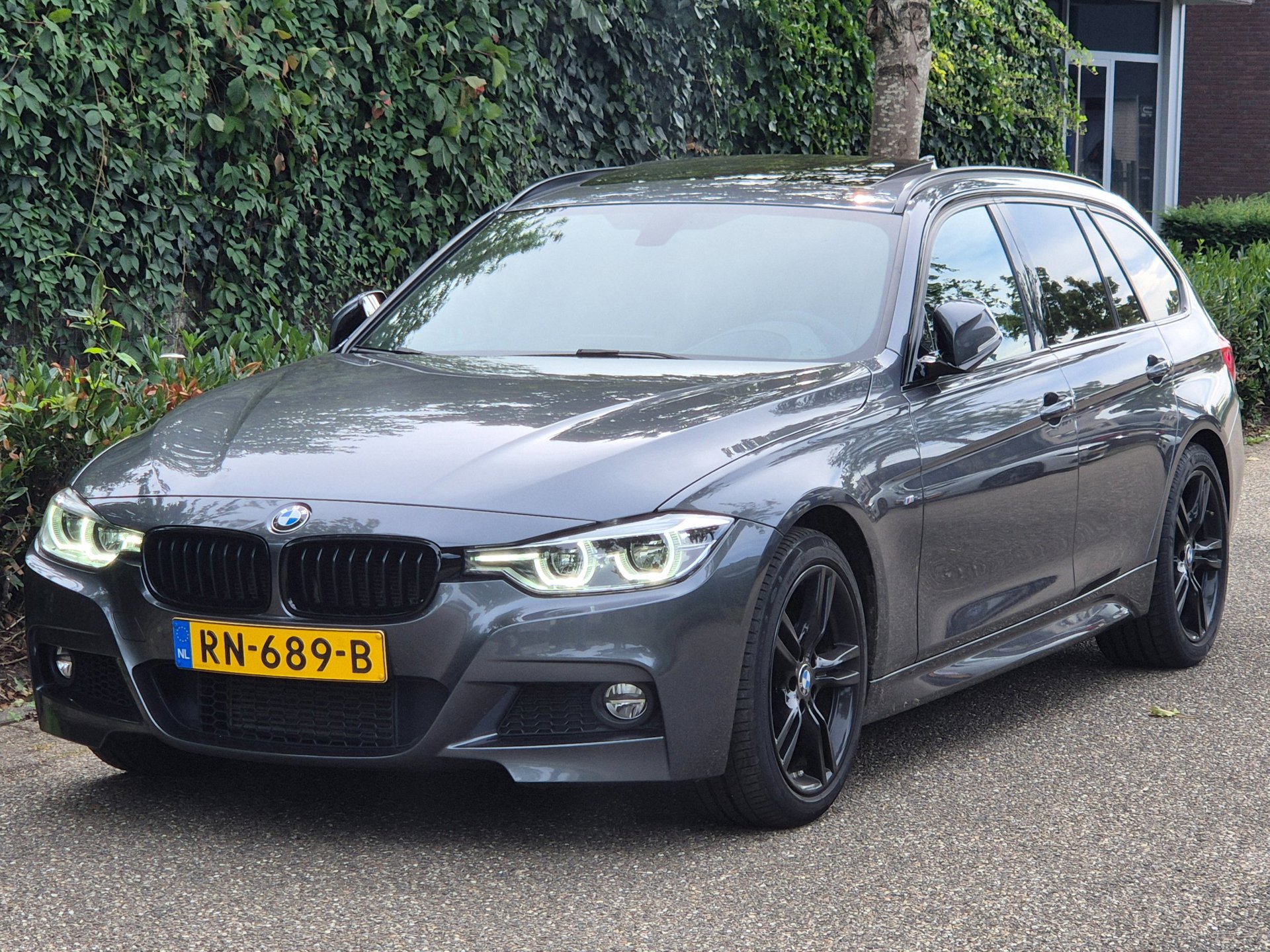 BMW 318i Corporate Lease Executive 2018 - voorkant