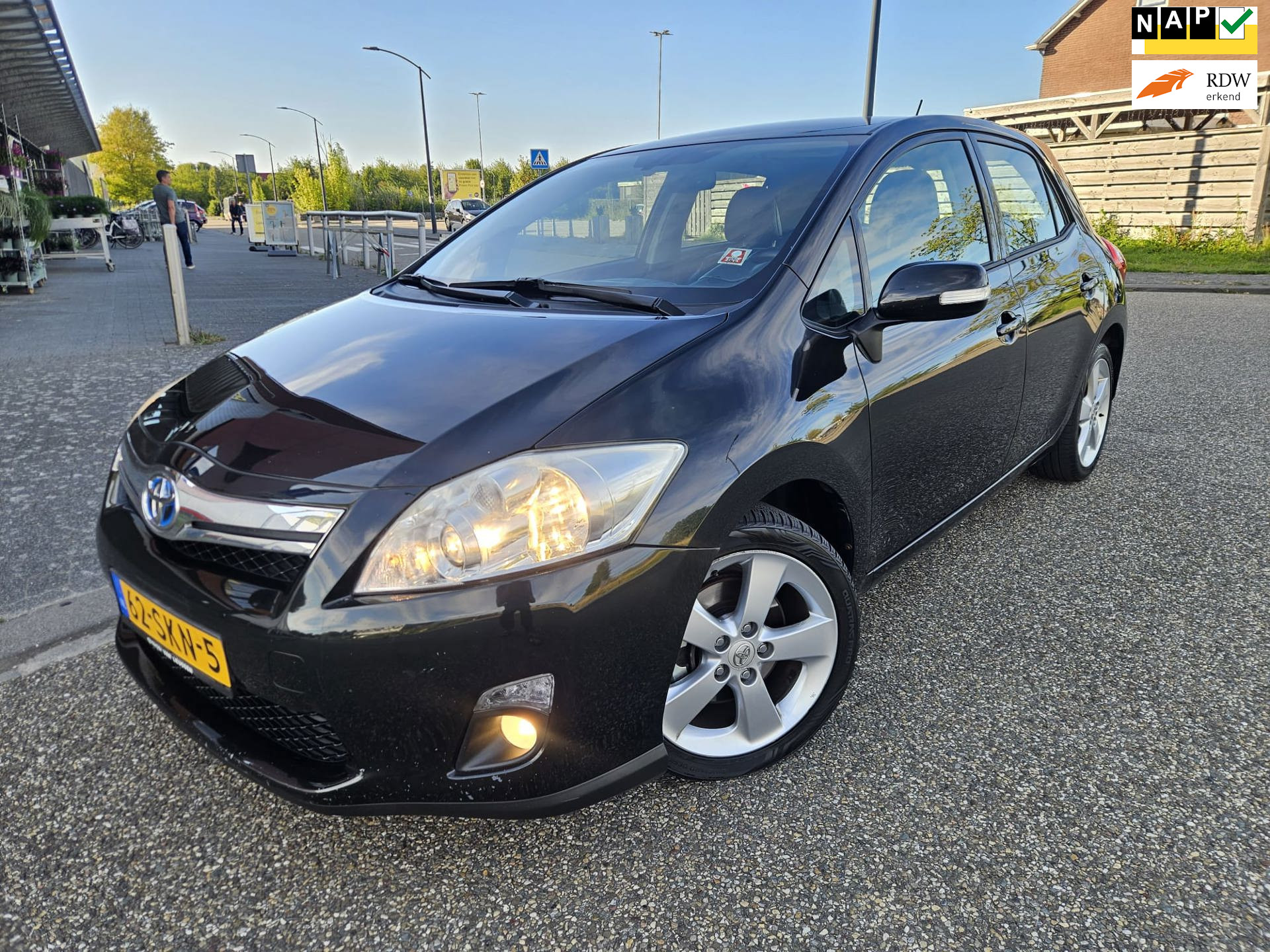 Toyota Toyota Auris 1.8 Full Hybrid Executive GARANTIE 2011 - voorkant