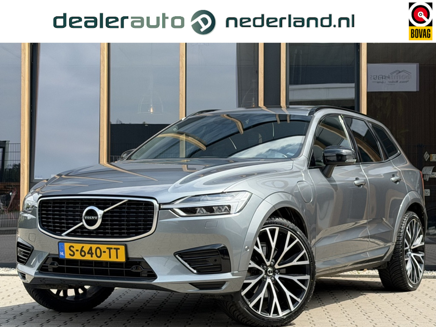 Volvo Xc60 T8 Twin Engine 2.0 T8 Twin Engine AWD R-Design | Pano | Elec Trekhaak | Camera | 2020 - voorkant
