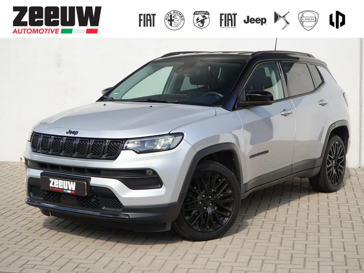 Jeep Compass 1.5T e-Hybrid 130 PK Night Eagle | Navi | Trekhaak | Carplay | 19" 2023 - voorkant