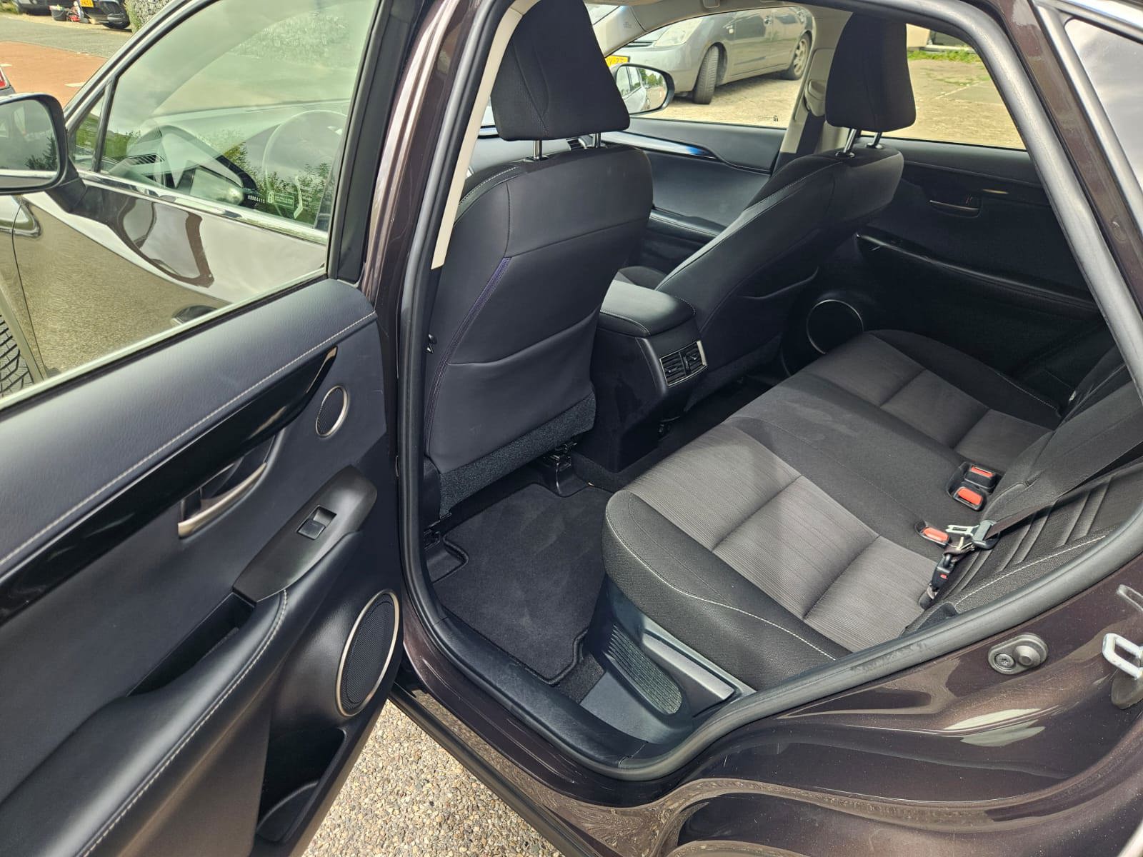 Foto van Lexus Lexus Nx300h