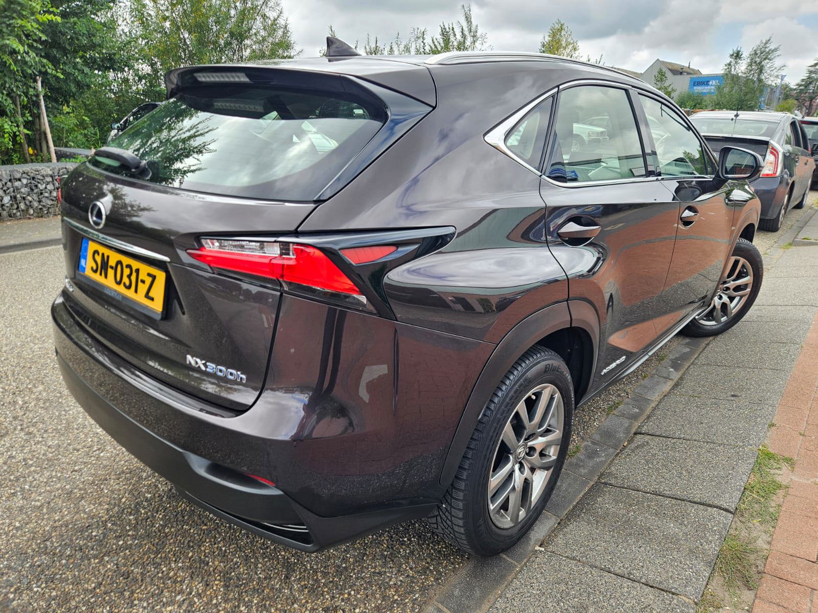 Foto van Lexus Lexus Nx300h