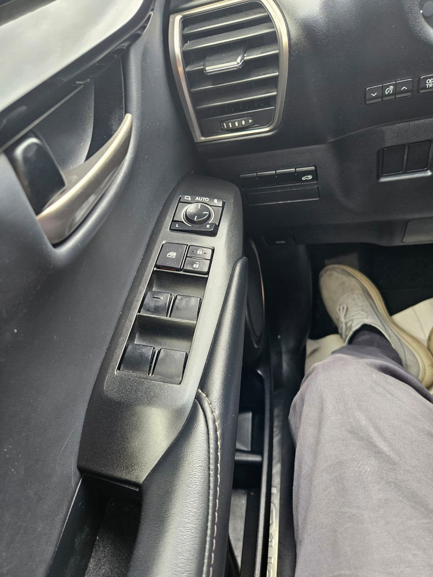 Foto van Lexus Lexus Nx300h