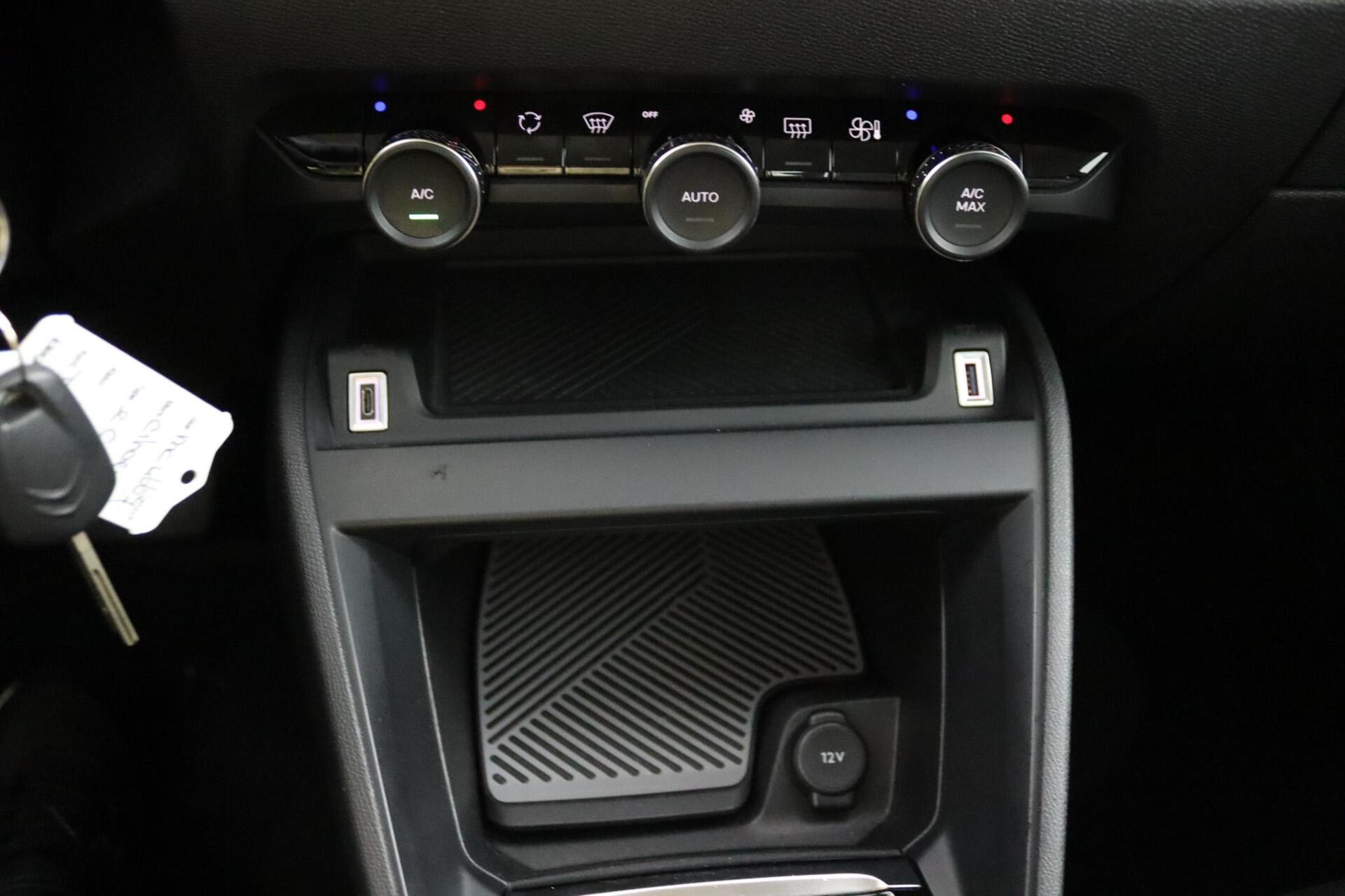 Foto van Citroen E-c4