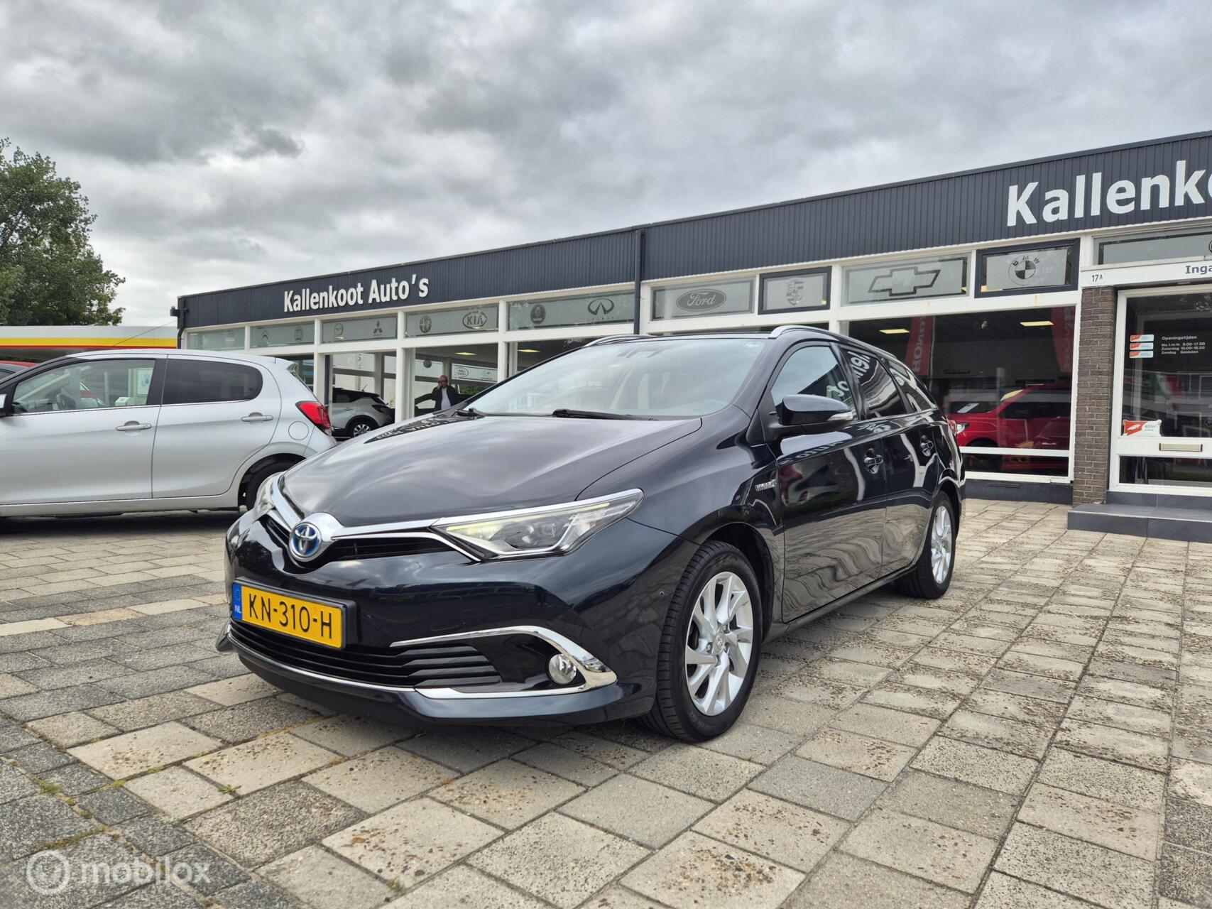 Toyota Toyota Auris 1.8 Hybrid Lease, pro, Pano,Navi, Camera,Clima 2016 - voorkant