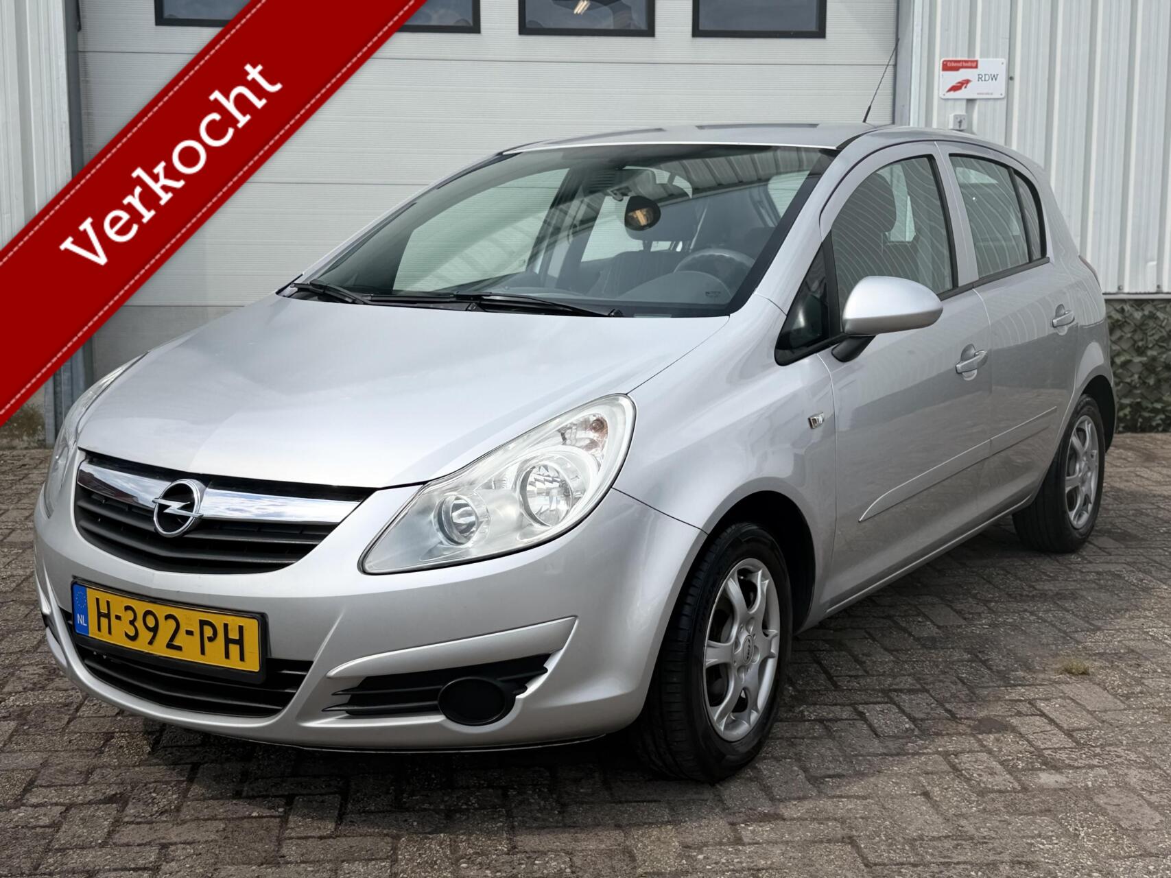Opel Corsa 1.2-16V Essentia Airco nieuwe Apk 2007 - voorkant