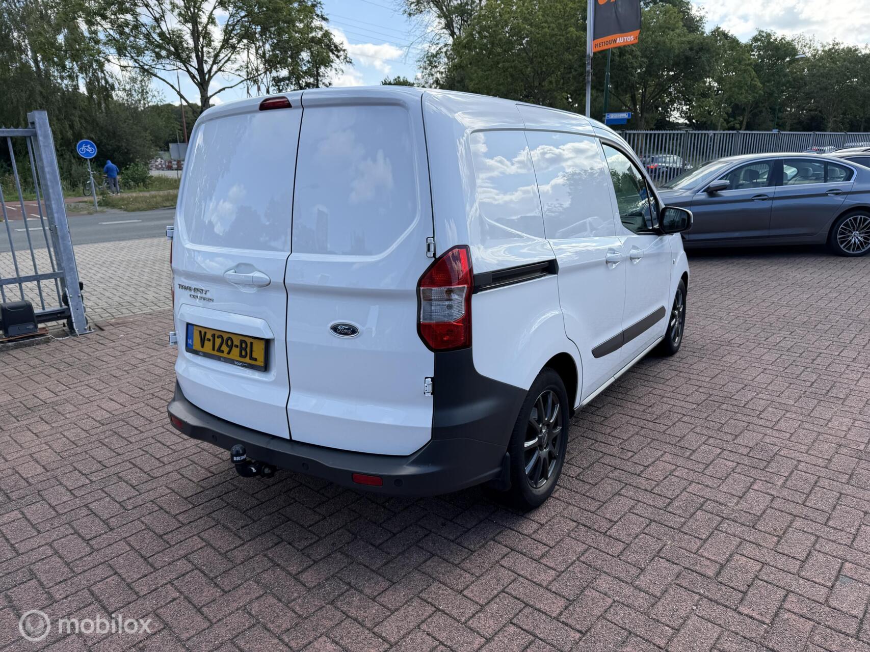 Foto van Ford Transit Courier