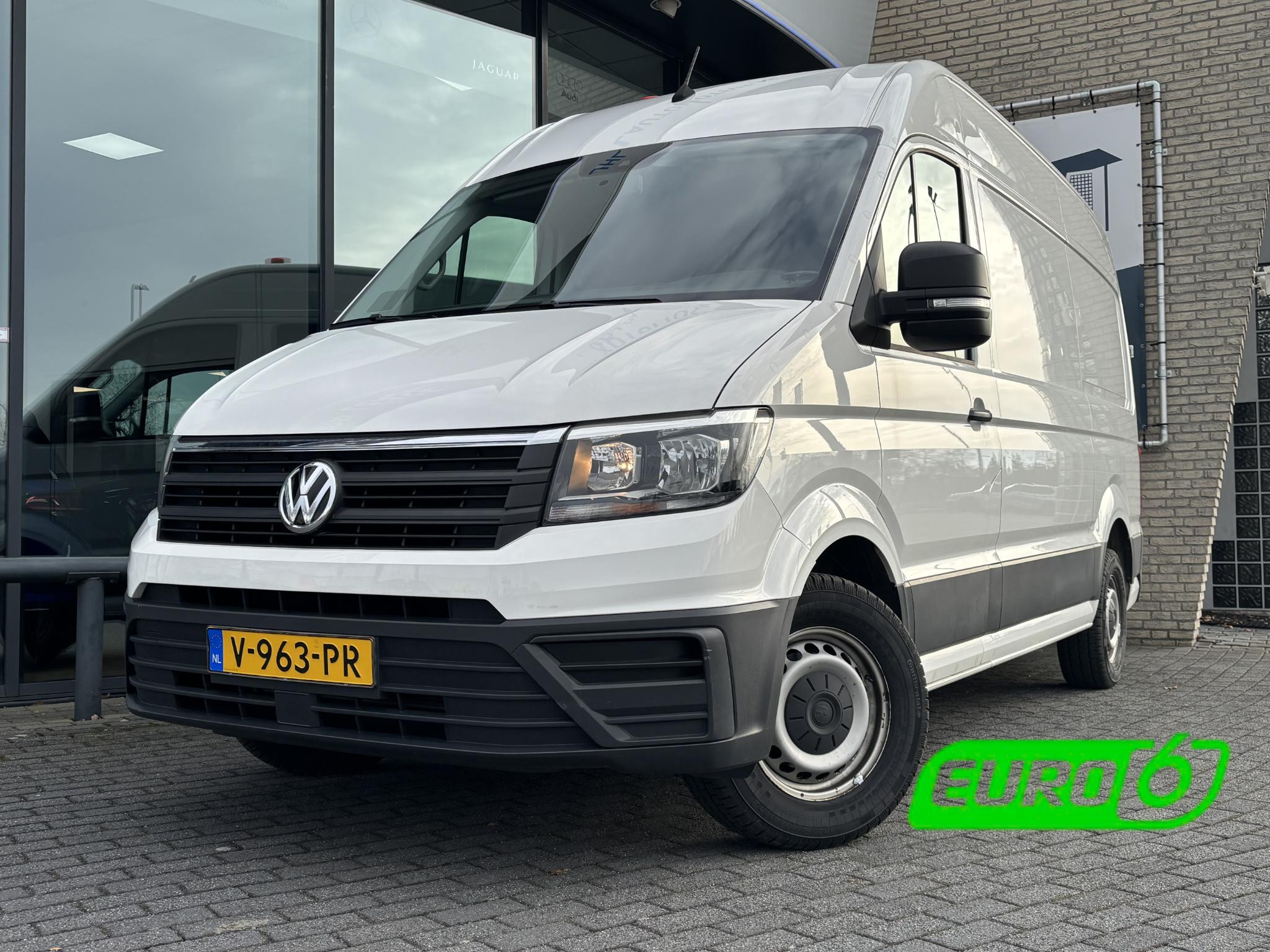 Volkswagen Crafter 35 2.0 TDI L3H3 ELHi 2018 - voorkant