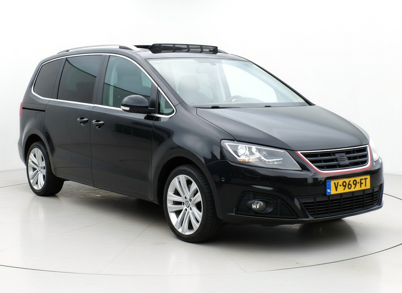 Seat Alhambra |Automaat|Xenon|Pano|Alcantara|Camera|Cruise 2016 - voorkant
