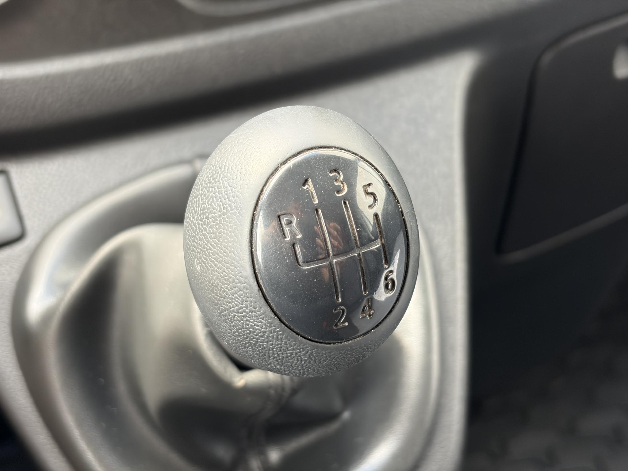 Foto van Opel Vivaro-b