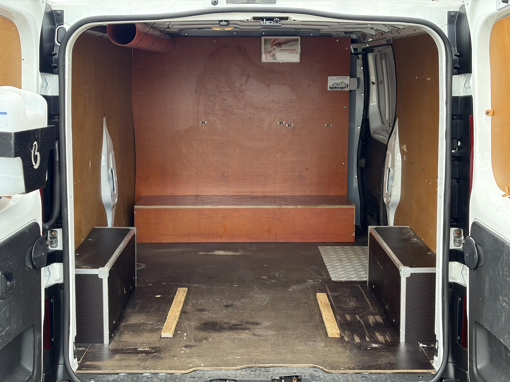 Foto van Opel Vivaro-b