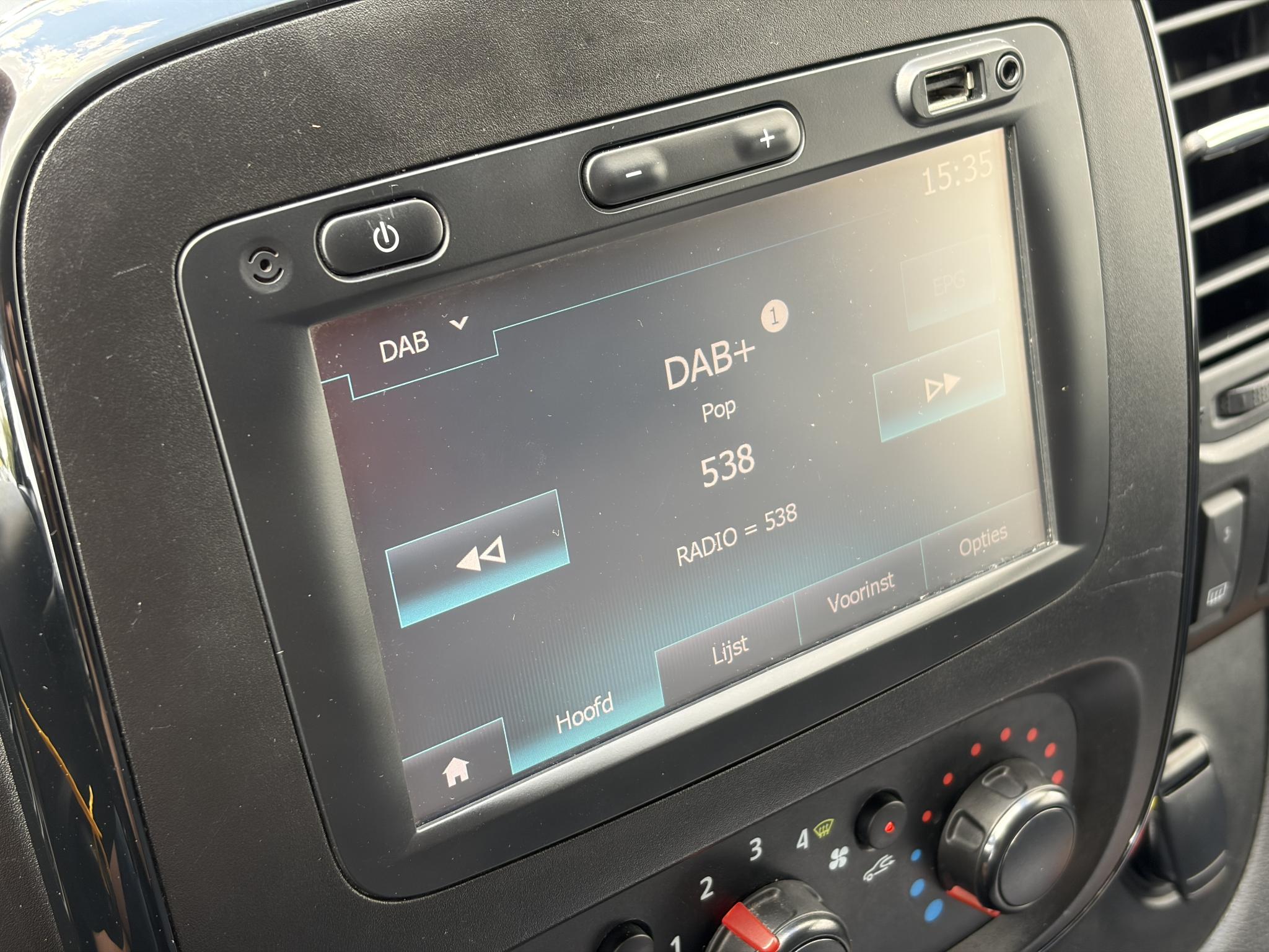 Foto van Opel Vivaro-b
