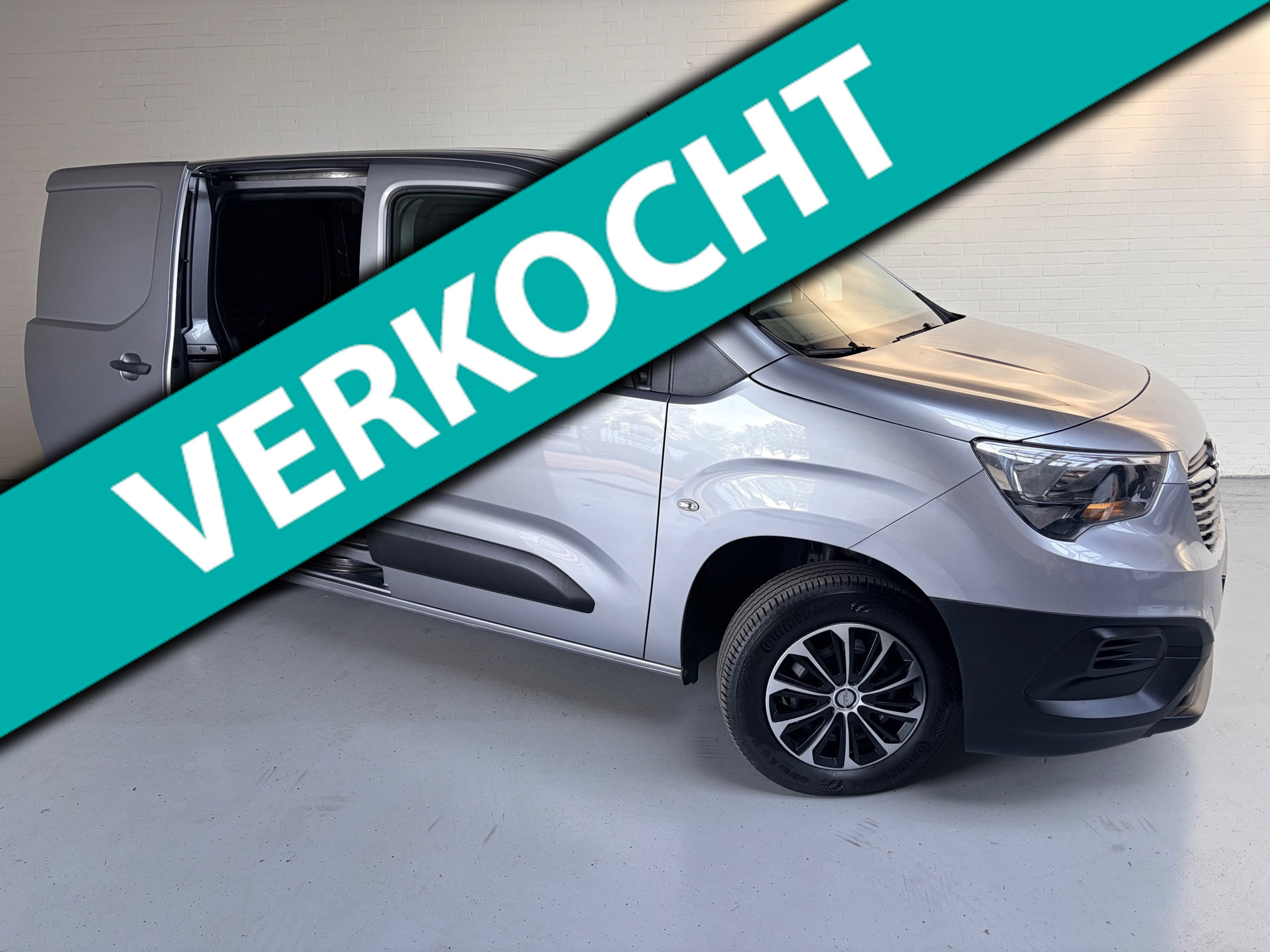 Opel Combo 1.5D L1H1 Edition, Airco, CruiseControl, Navigatie, Trekhaak, Metallic lak, 1Ste eigenaar, Rijklaarprijs! 2021 - voorkant