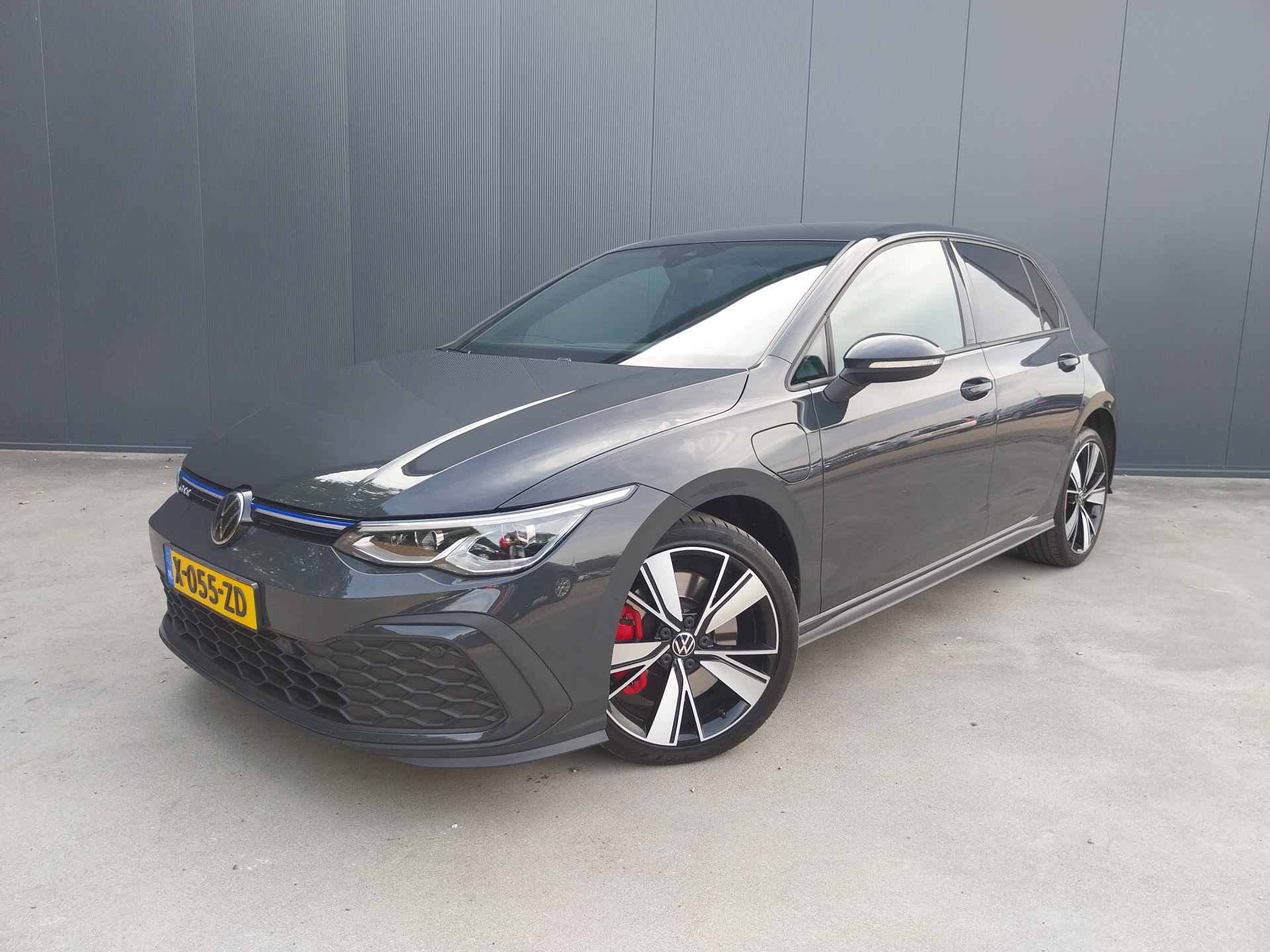 Volkswagen Golf GTE 1.4 eHybrid GTE VIRTUAL COCKPIT ADAPT CRUISE LED NAVI ECC AFNB TREKHAAK 2021 - voorkant