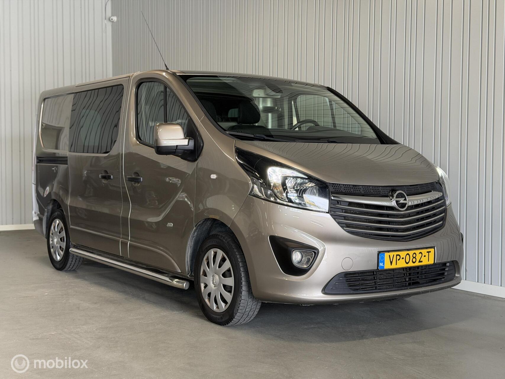 Foto van Opel Vivaro-b