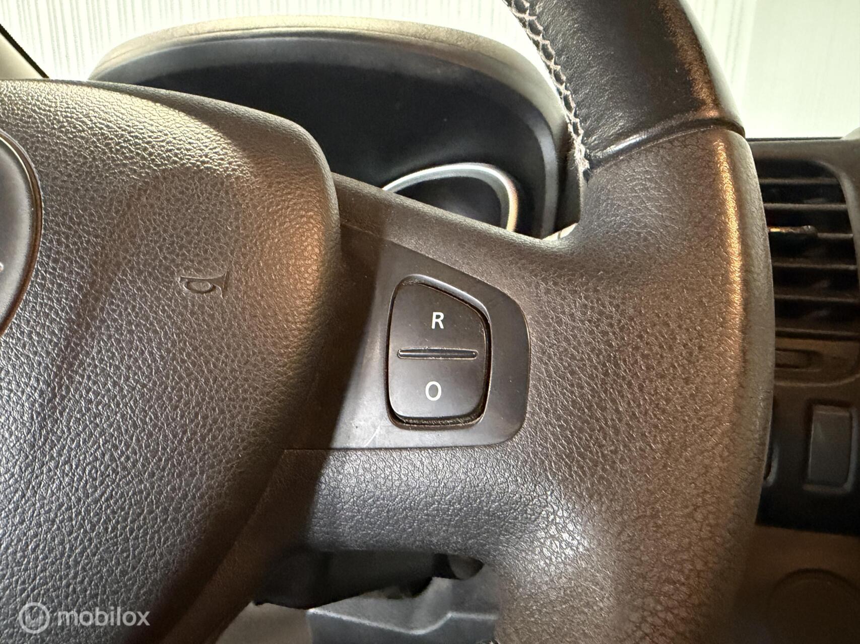 Foto van Opel Vivaro-b