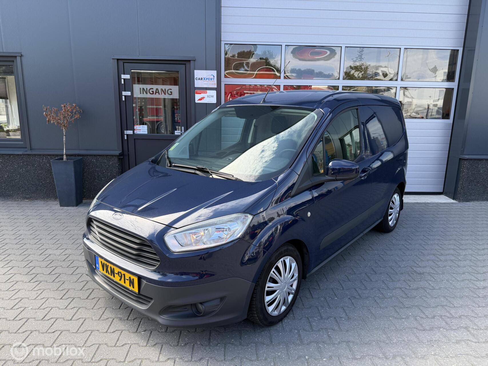 Ford Transit Courier 1.5 TDCI Trend / Marge 2016 - voorkant