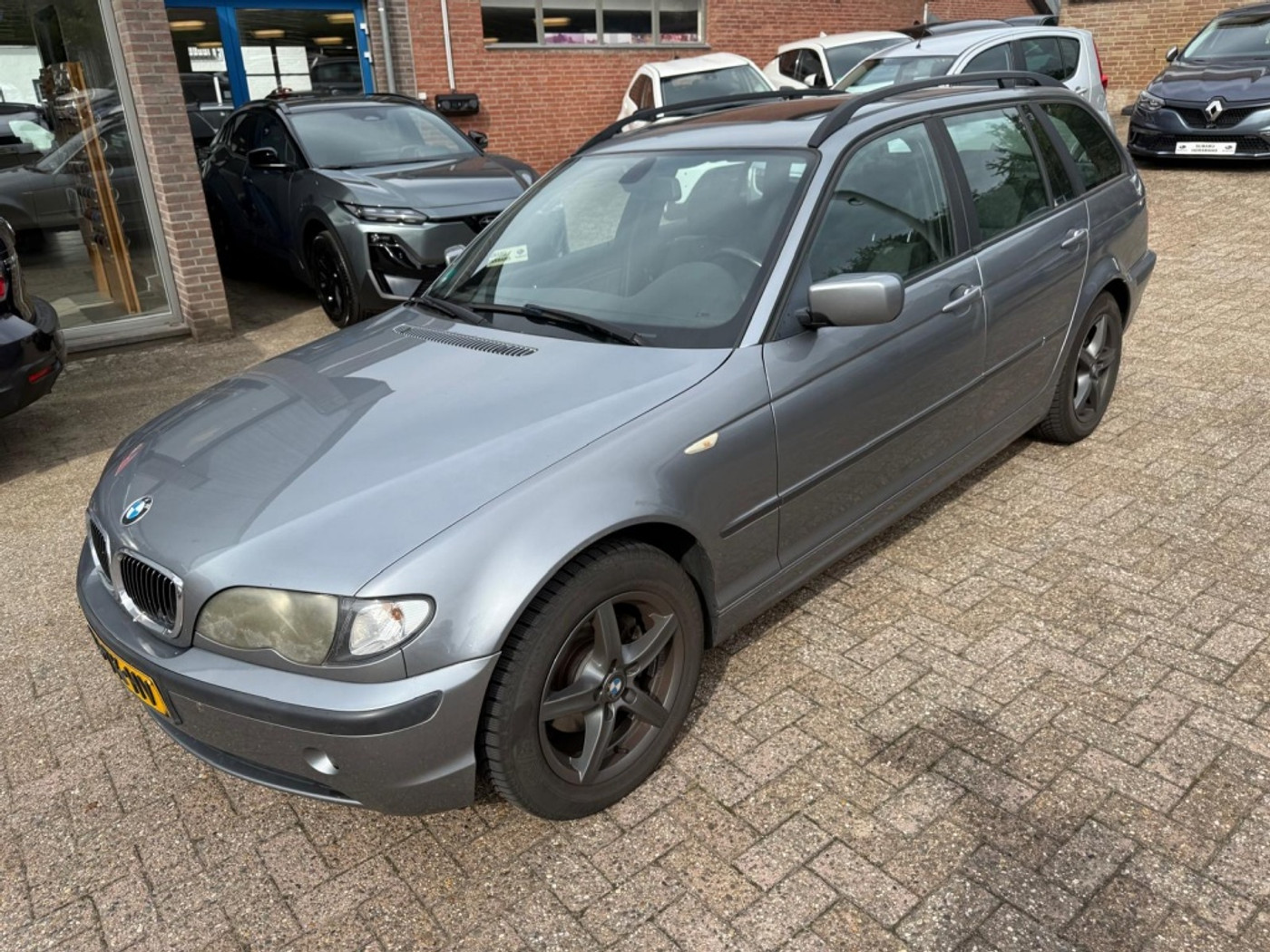 BMW 3er Reihe 316i 2003 - voorkant