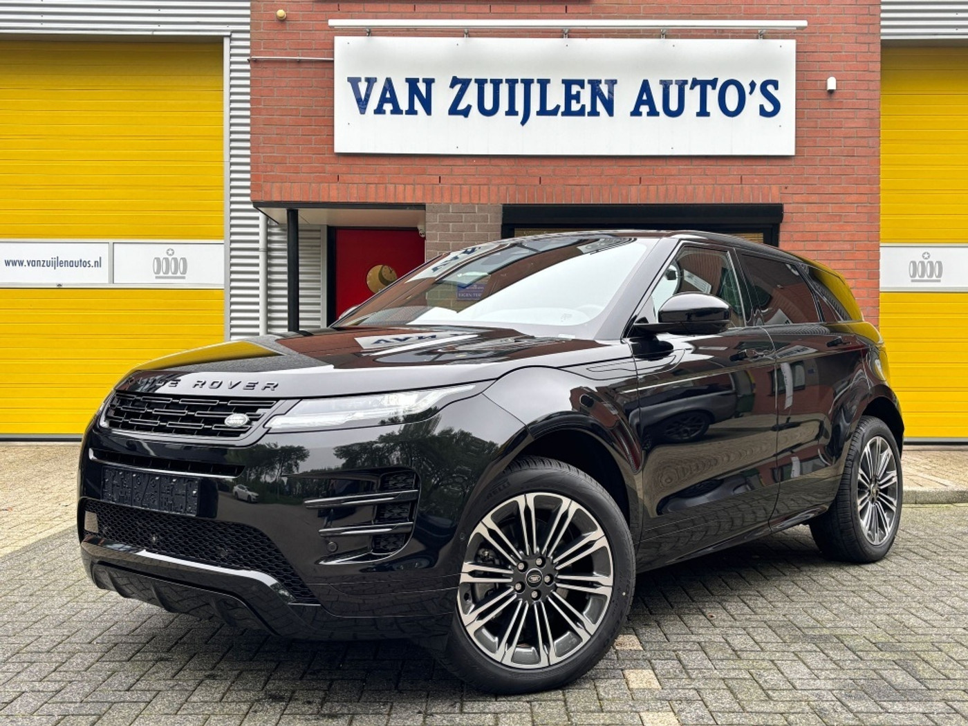 Land Rover Range Rover Evoque P270e AWD Dynamic SE Pano Blackpack 360° Trekhaak 20'' 2025 - voorkant