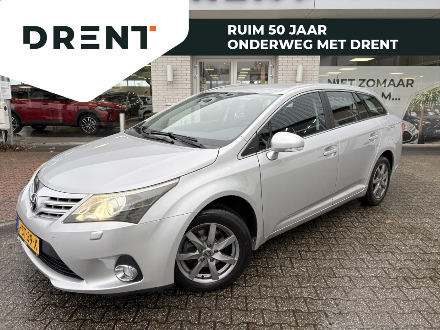 Toyota Toyota Avensis 1.8 VVTi Dynamic limited | Stoelverwarming | Trekhaak | Cruise | 2013 - voorkant