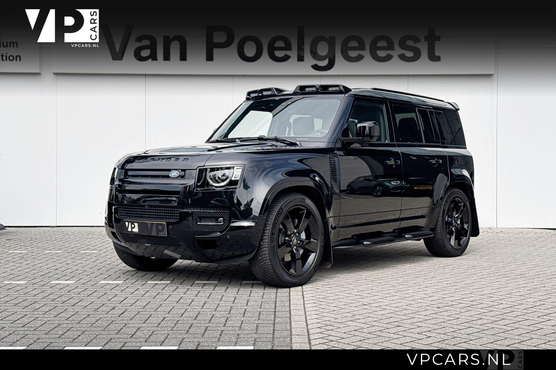 Land Rover Defender 2.0 P300e 110 X-Dynamic HSE 2025 - voorkant