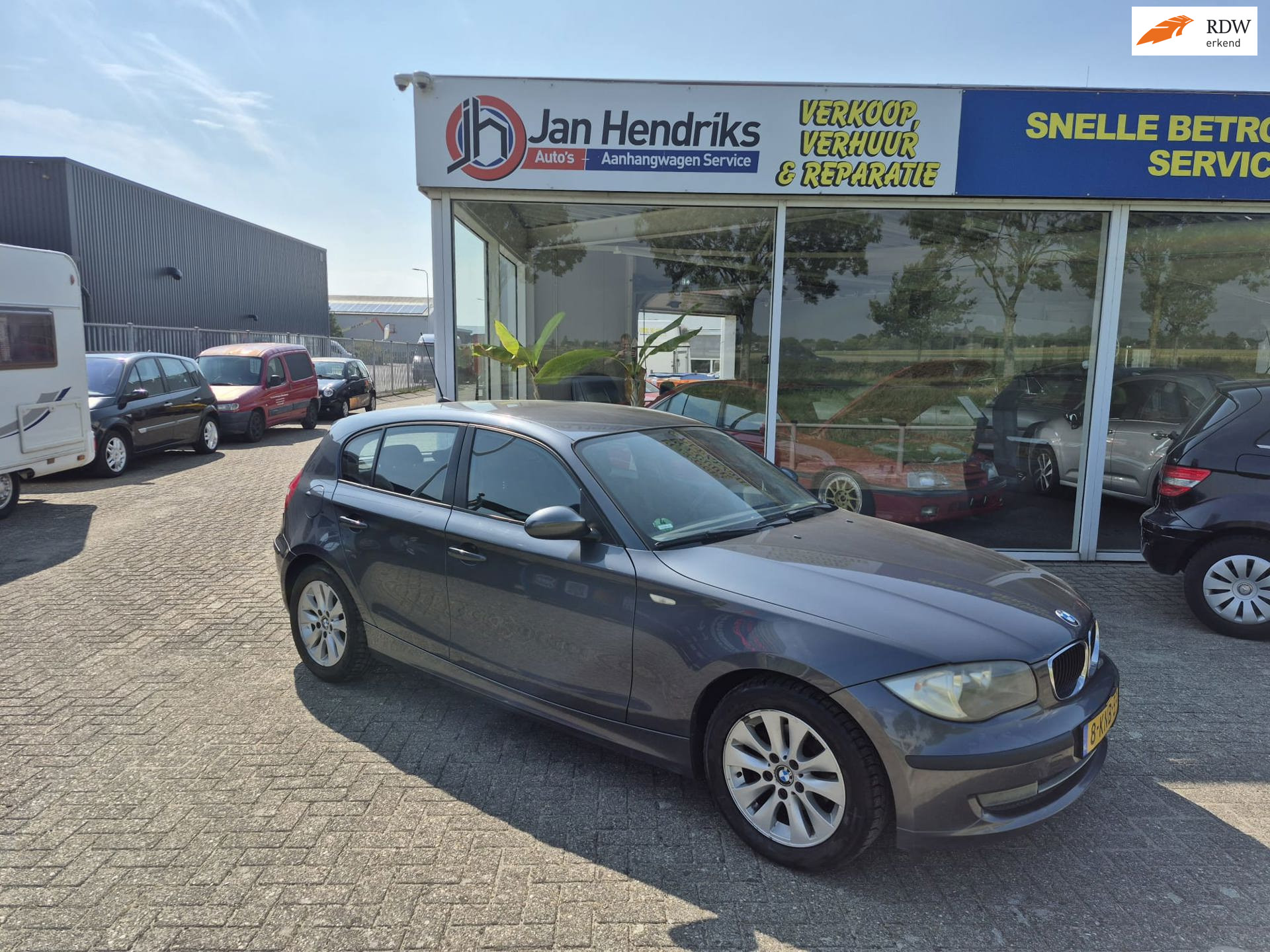 BMW 1er Reihe 116i 2007 - voorkant