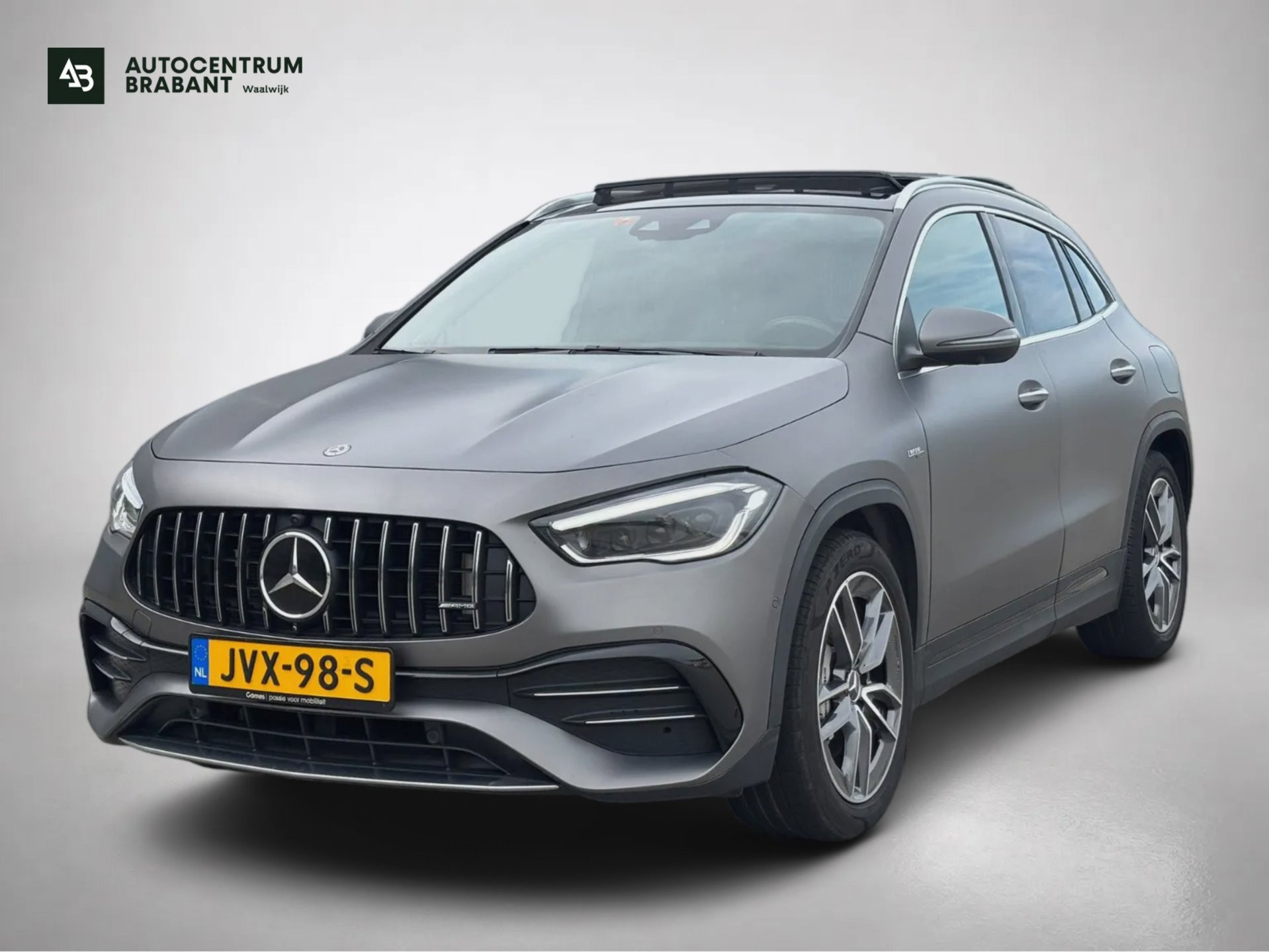 Mercedes-Benz AMG Gla 35 AMG 35 4MATIC (1e Eig, Dealer OndH, Panorama, SfeerV, Burmester, Head-up, Etc) 2021 - voorkant