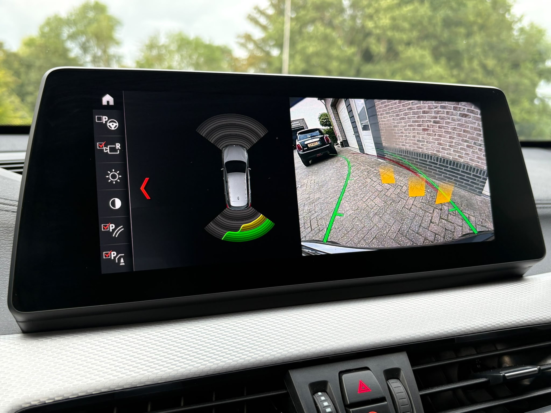 Foto van BMW X1 Xdrive25e