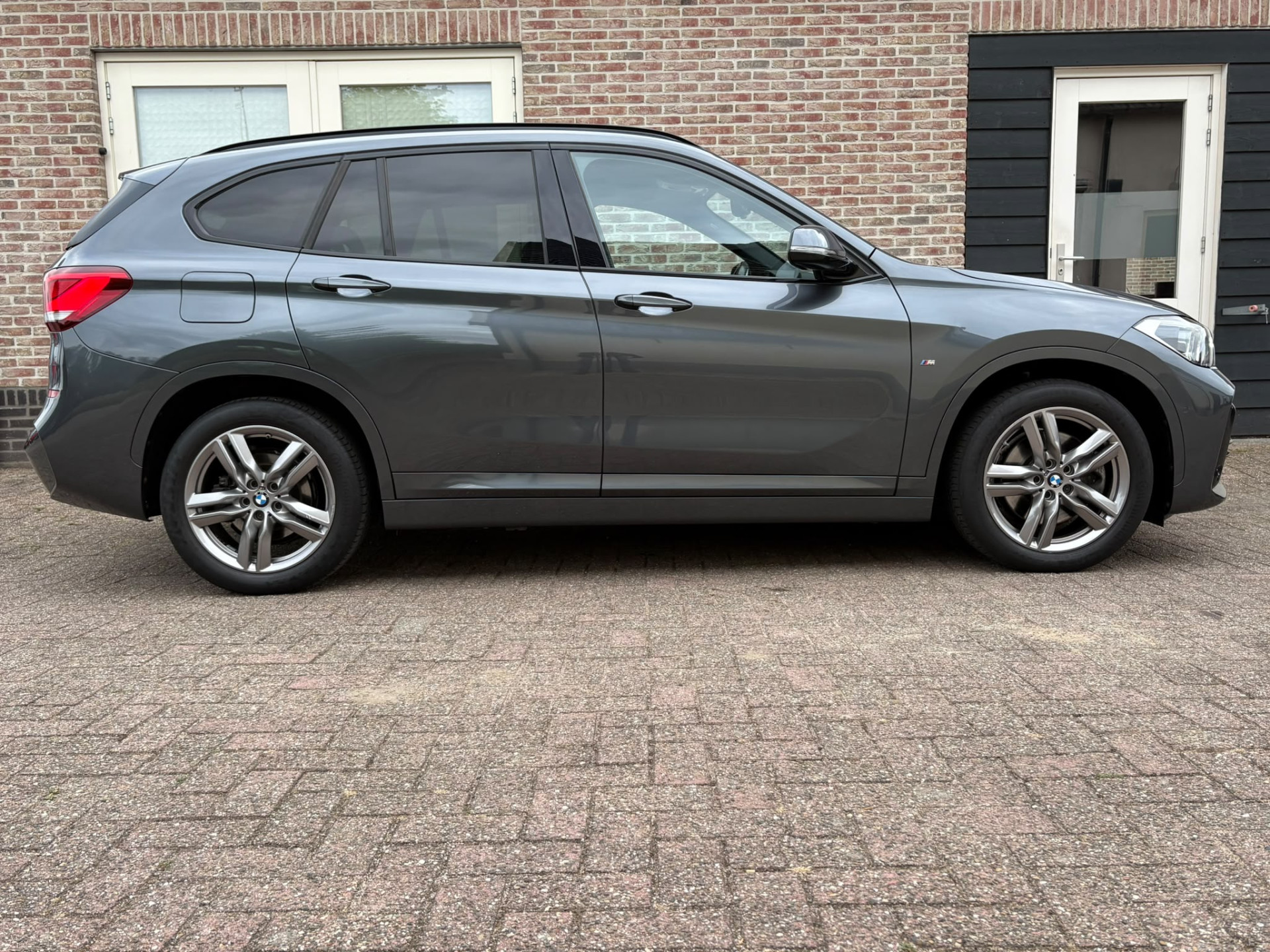 Foto van BMW X1 Xdrive25e