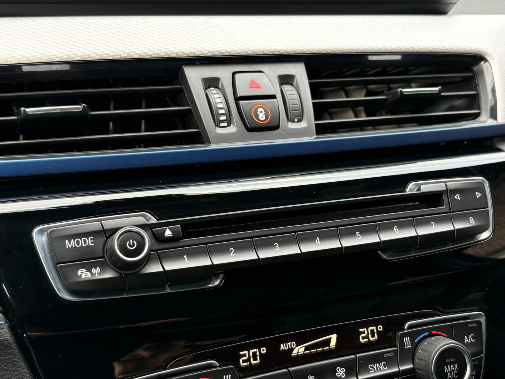Foto van BMW X1 Xdrive25e