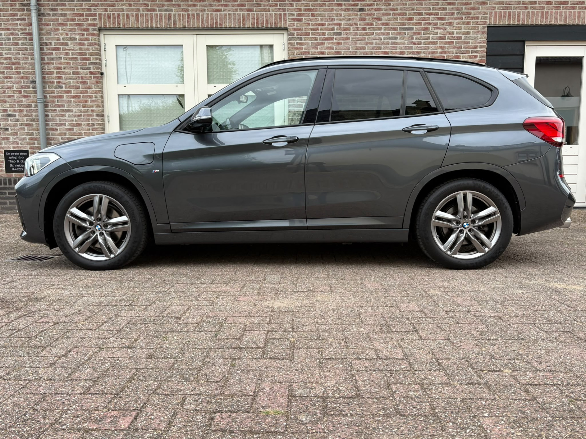 Foto van BMW X1 Xdrive25e